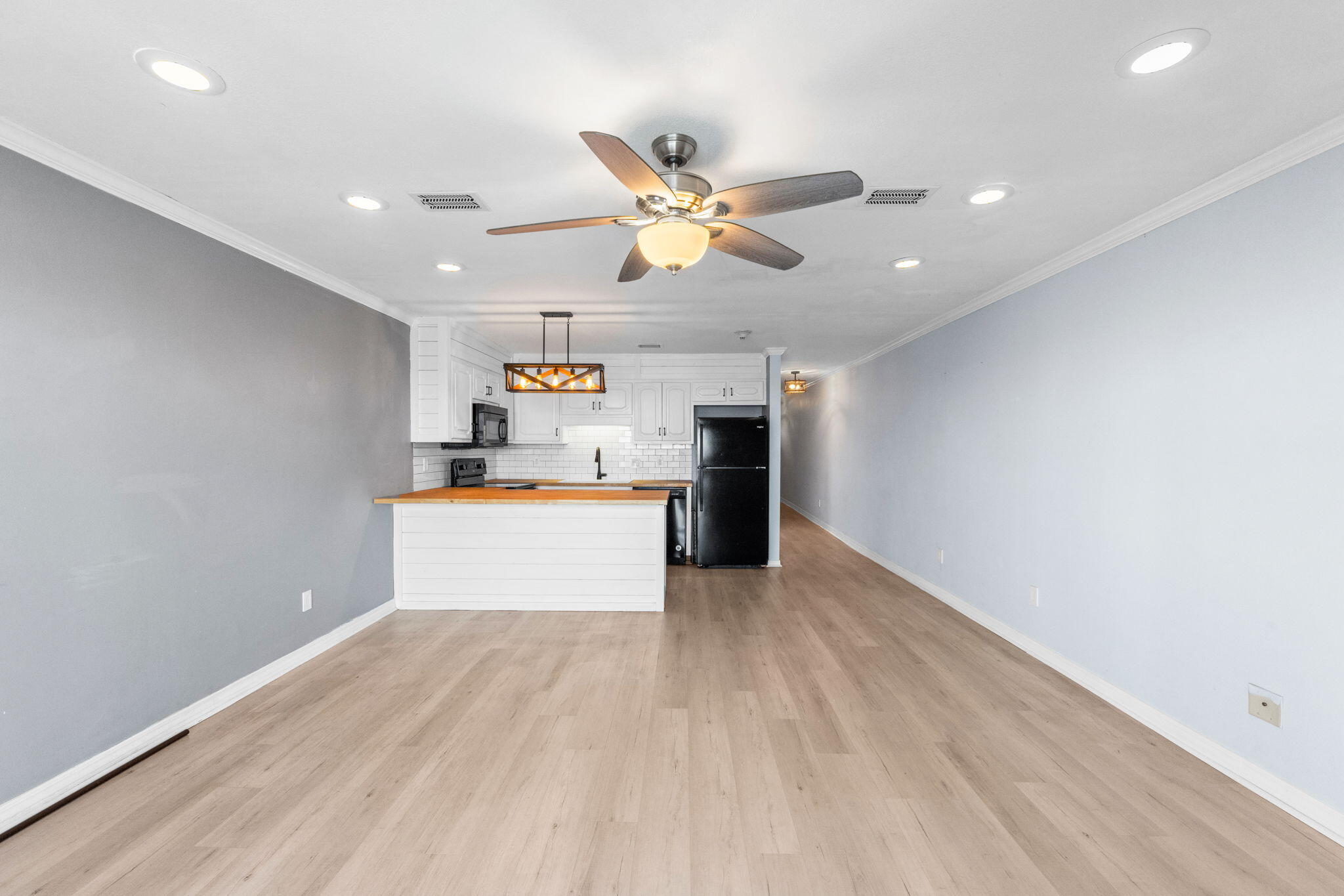 SOUNDWIND CONDO - Residential