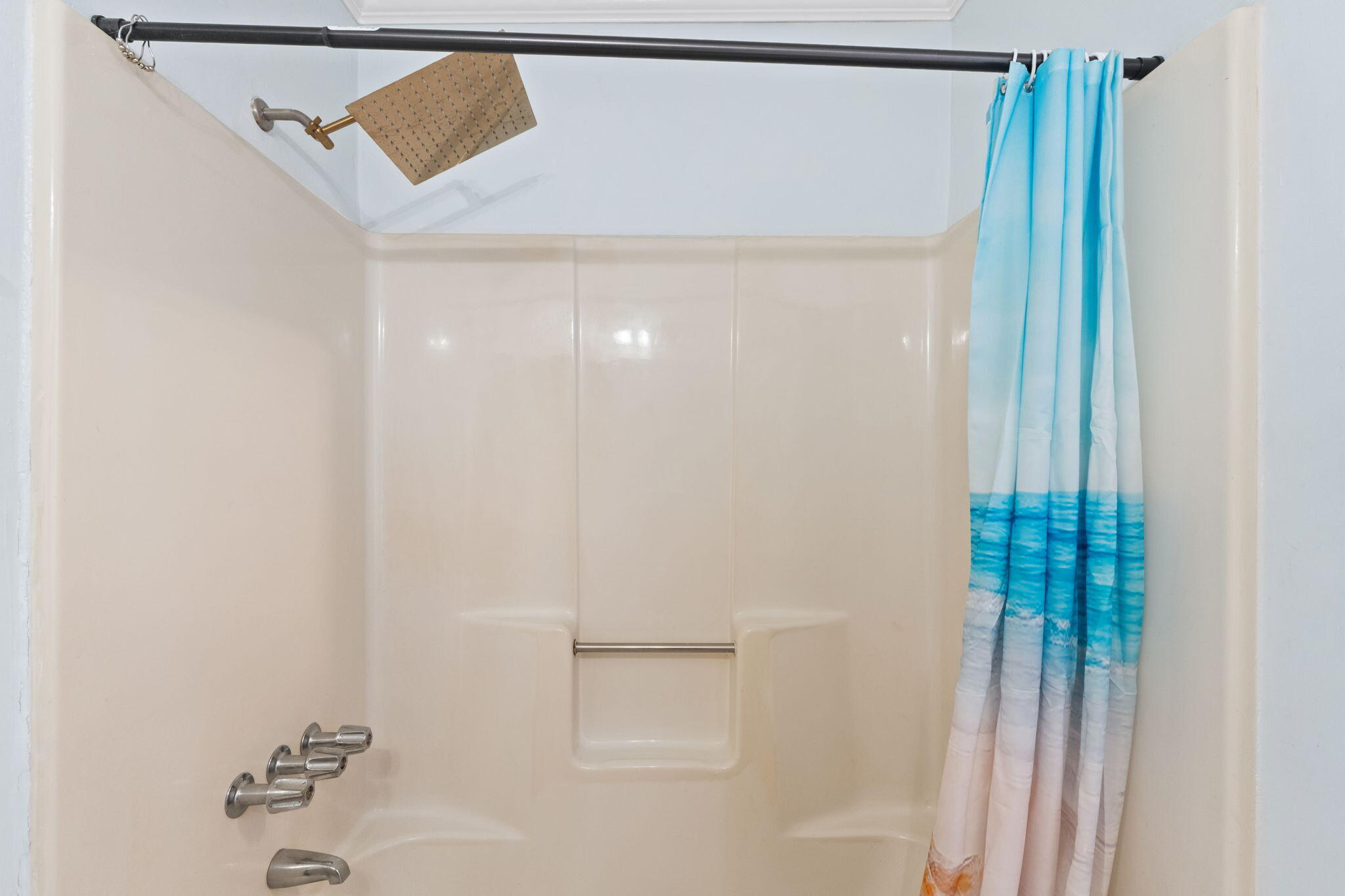 SOUNDWIND CONDO - Residential