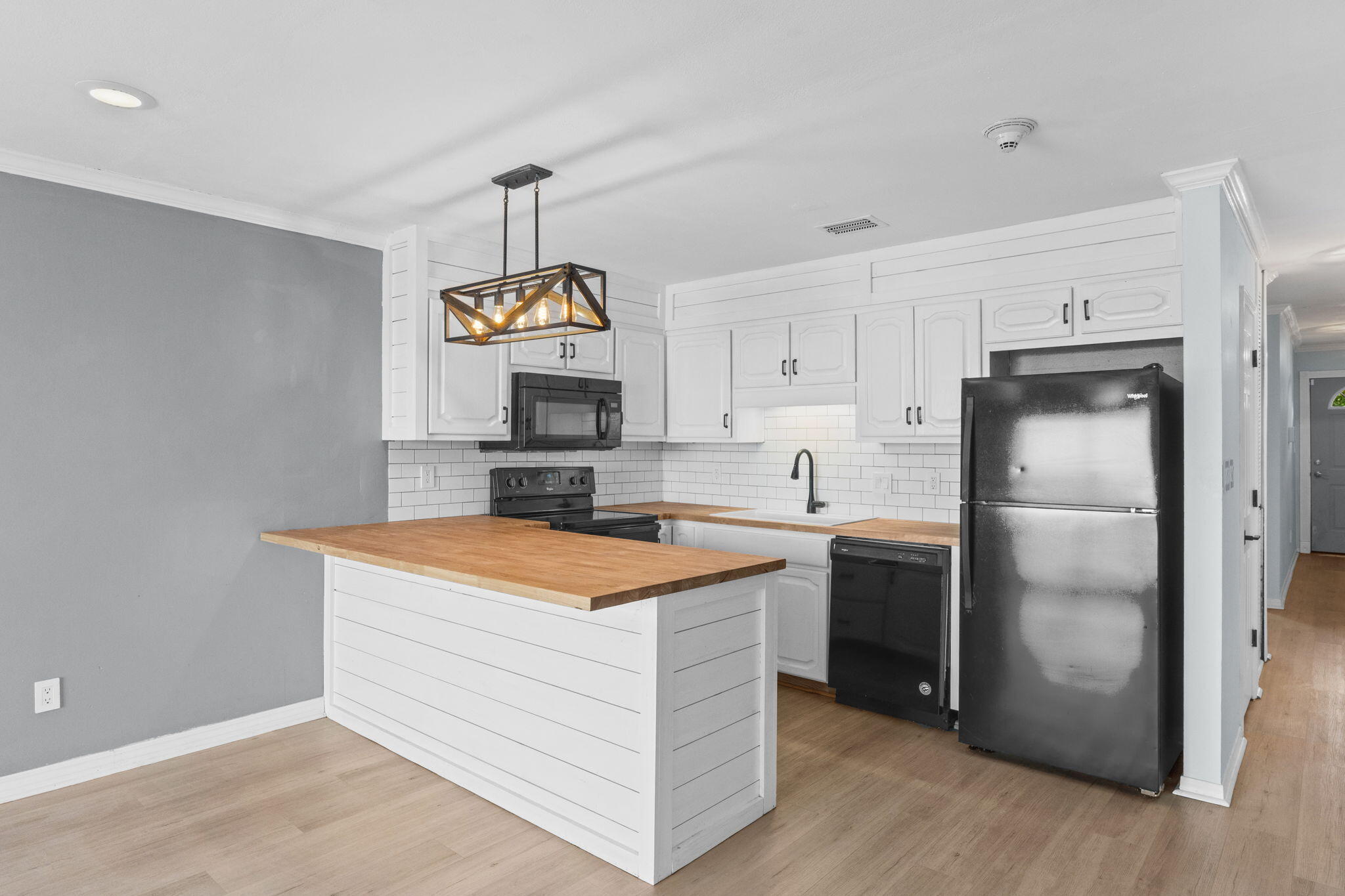 SOUNDWIND CONDO - Residential