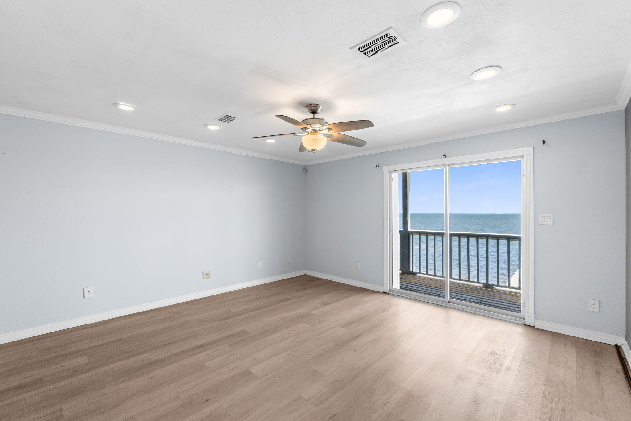 SOUNDWIND CONDO - Residential
