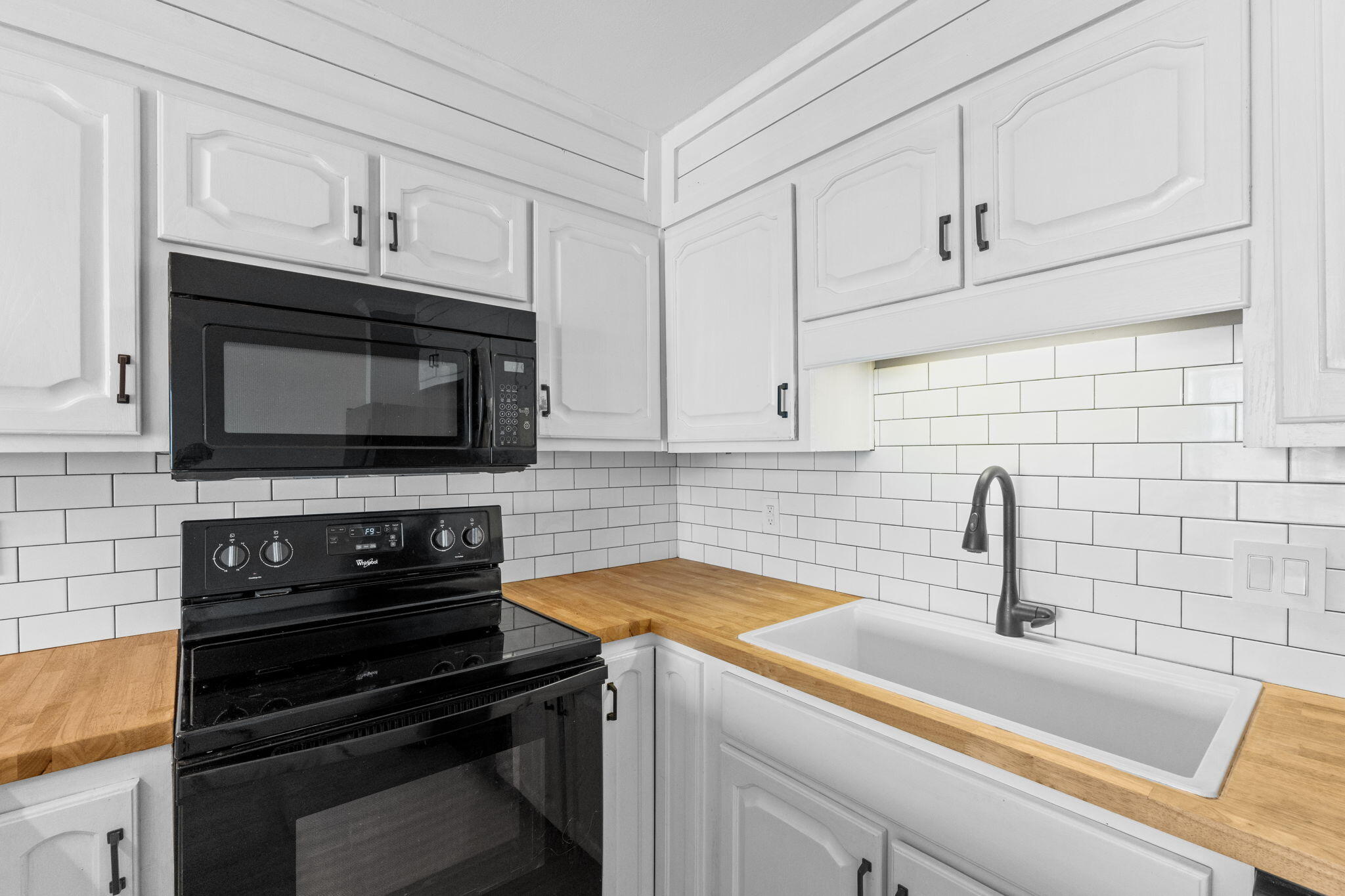 SOUNDWIND CONDO - Residential