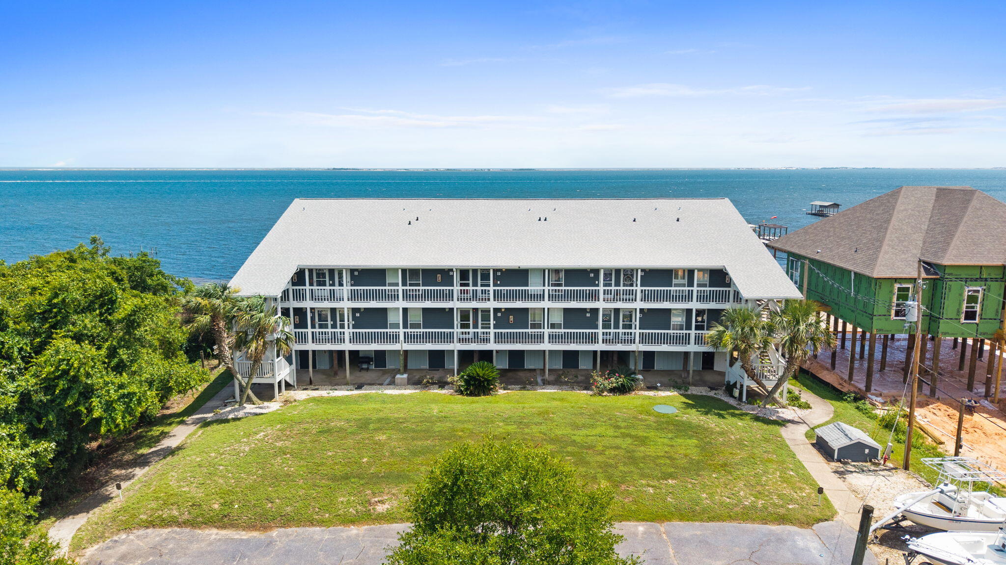 SOUNDWIND CONDO - Residential