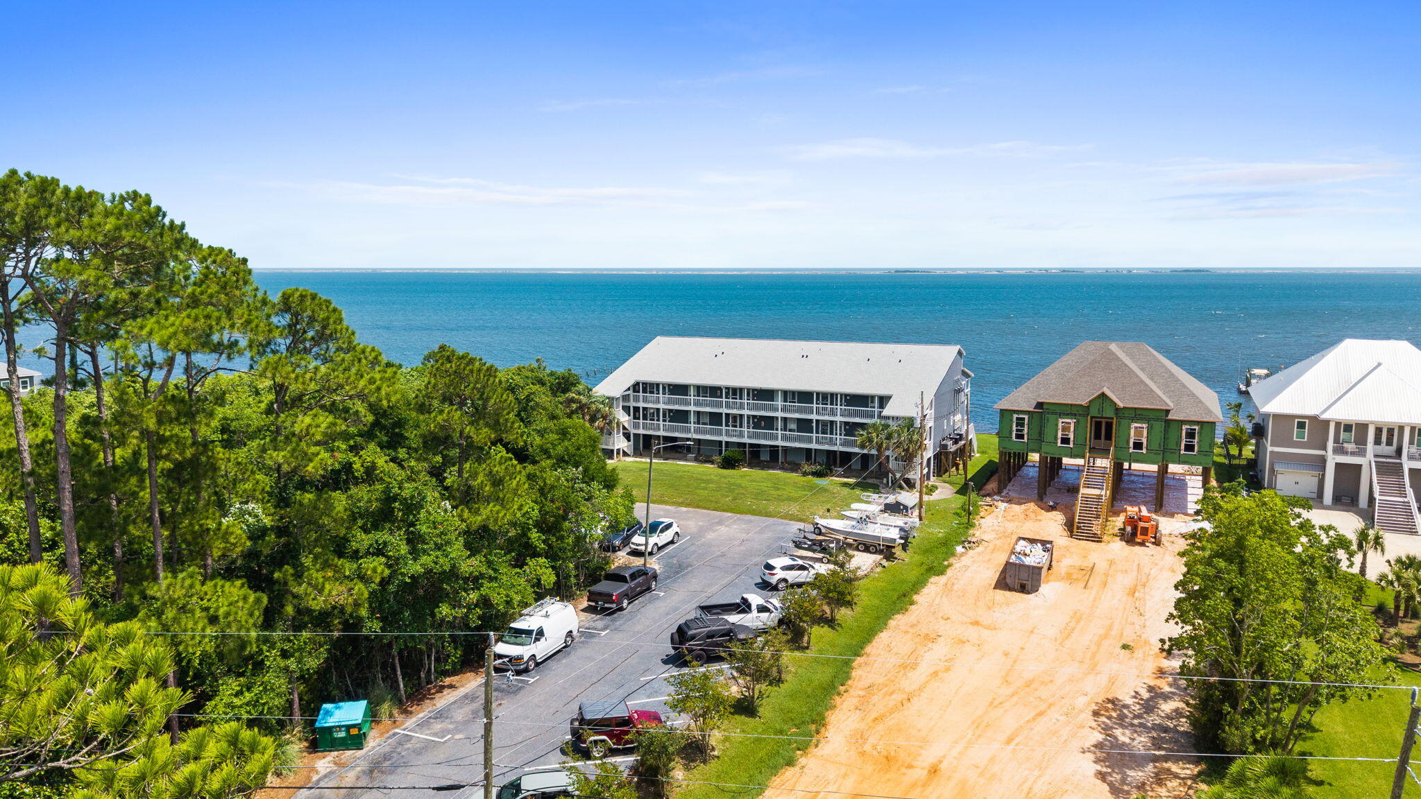 SOUNDWIND CONDO - Residential
