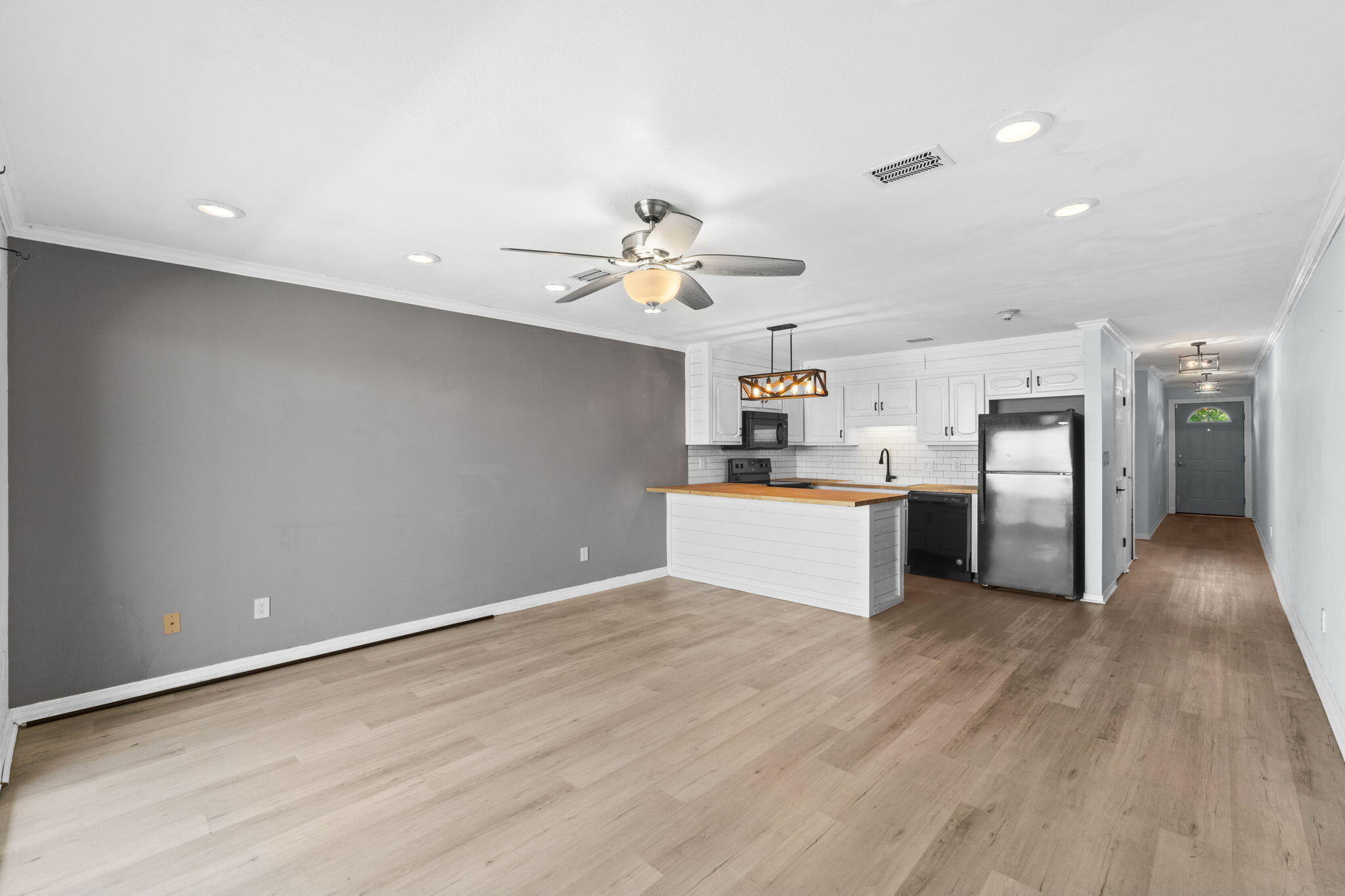SOUNDWIND CONDO - Residential