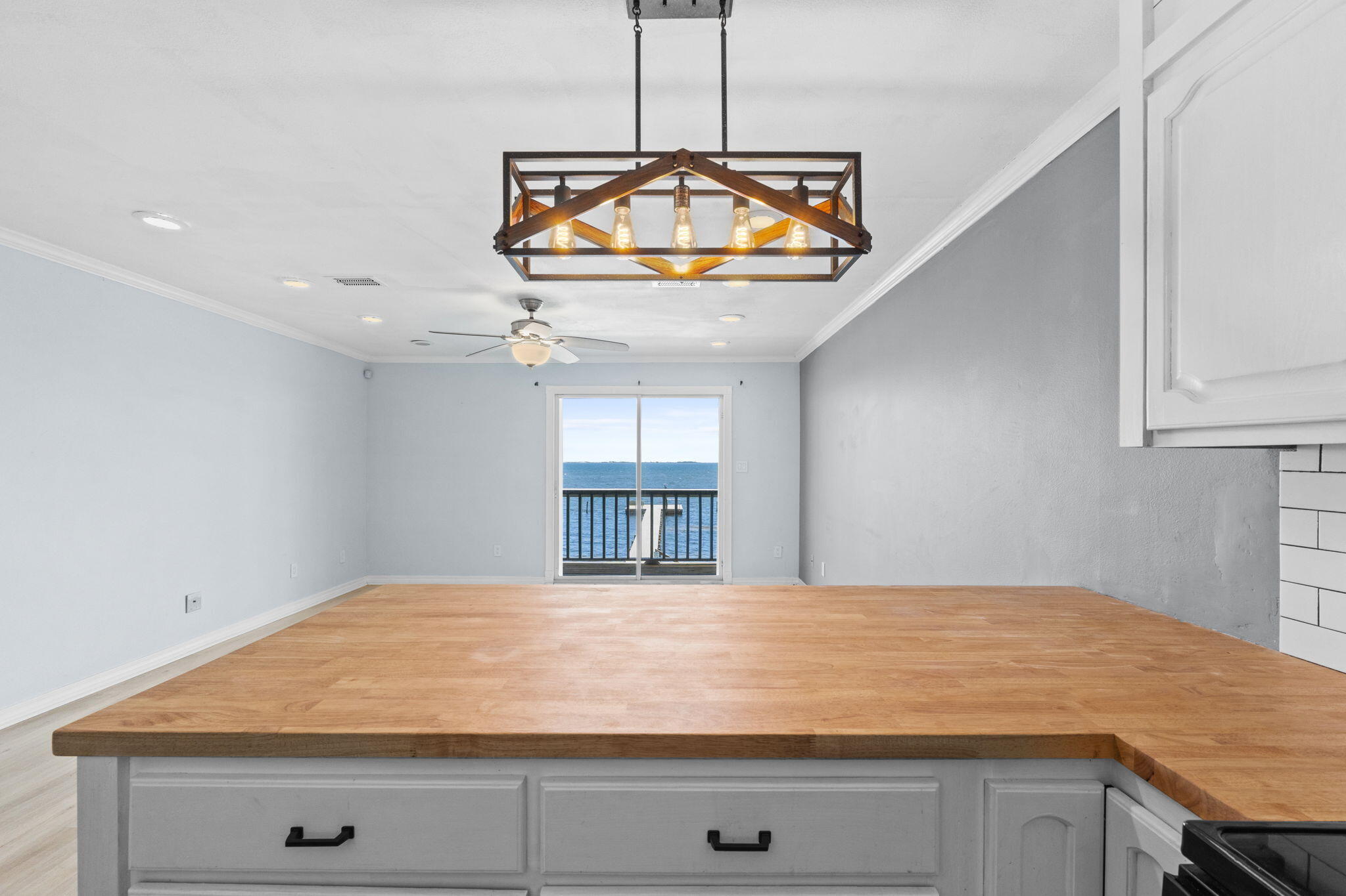 SOUNDWIND CONDO - Residential