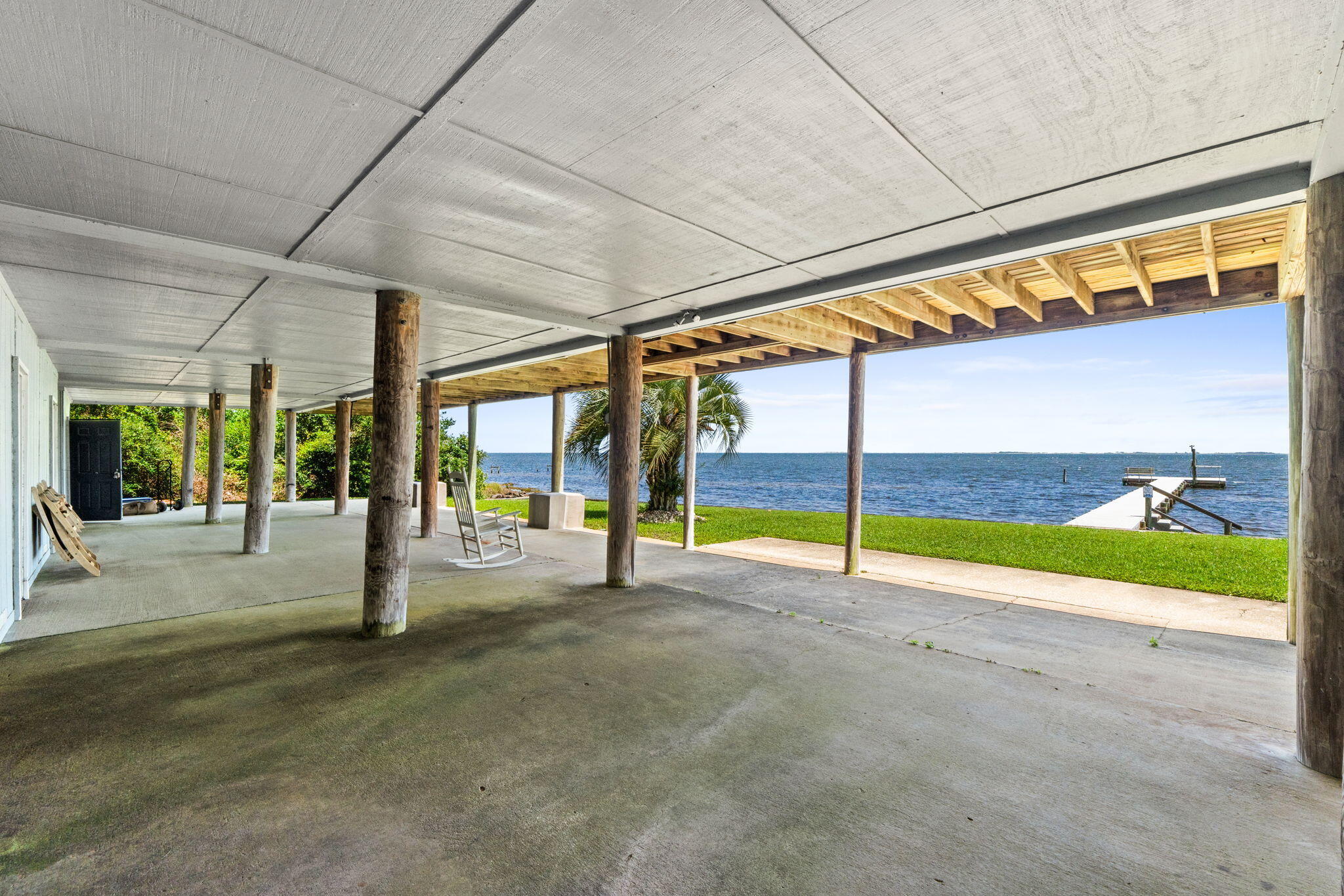 SOUNDWIND CONDO - Residential