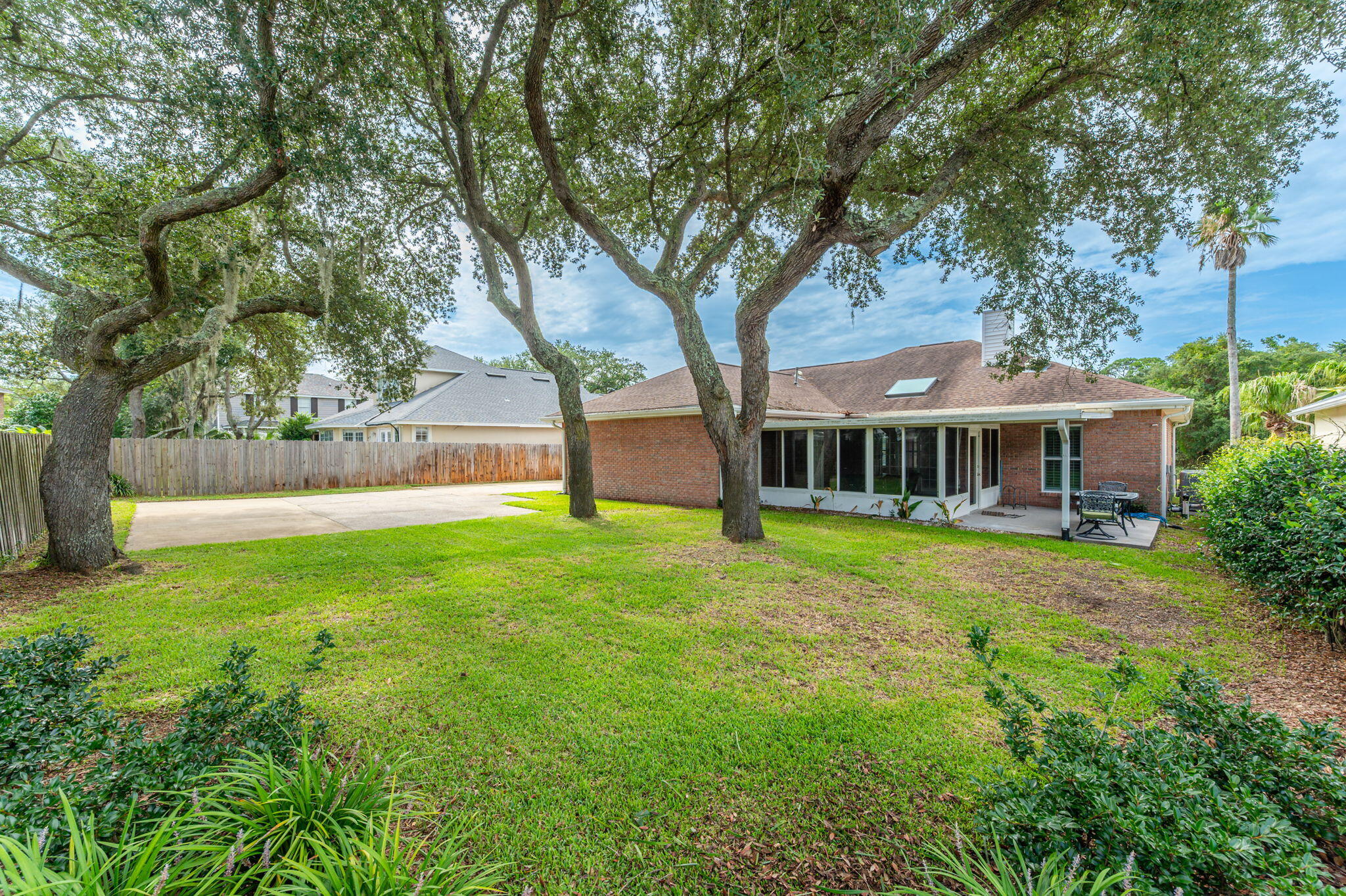 LAKE POINTE - Residential