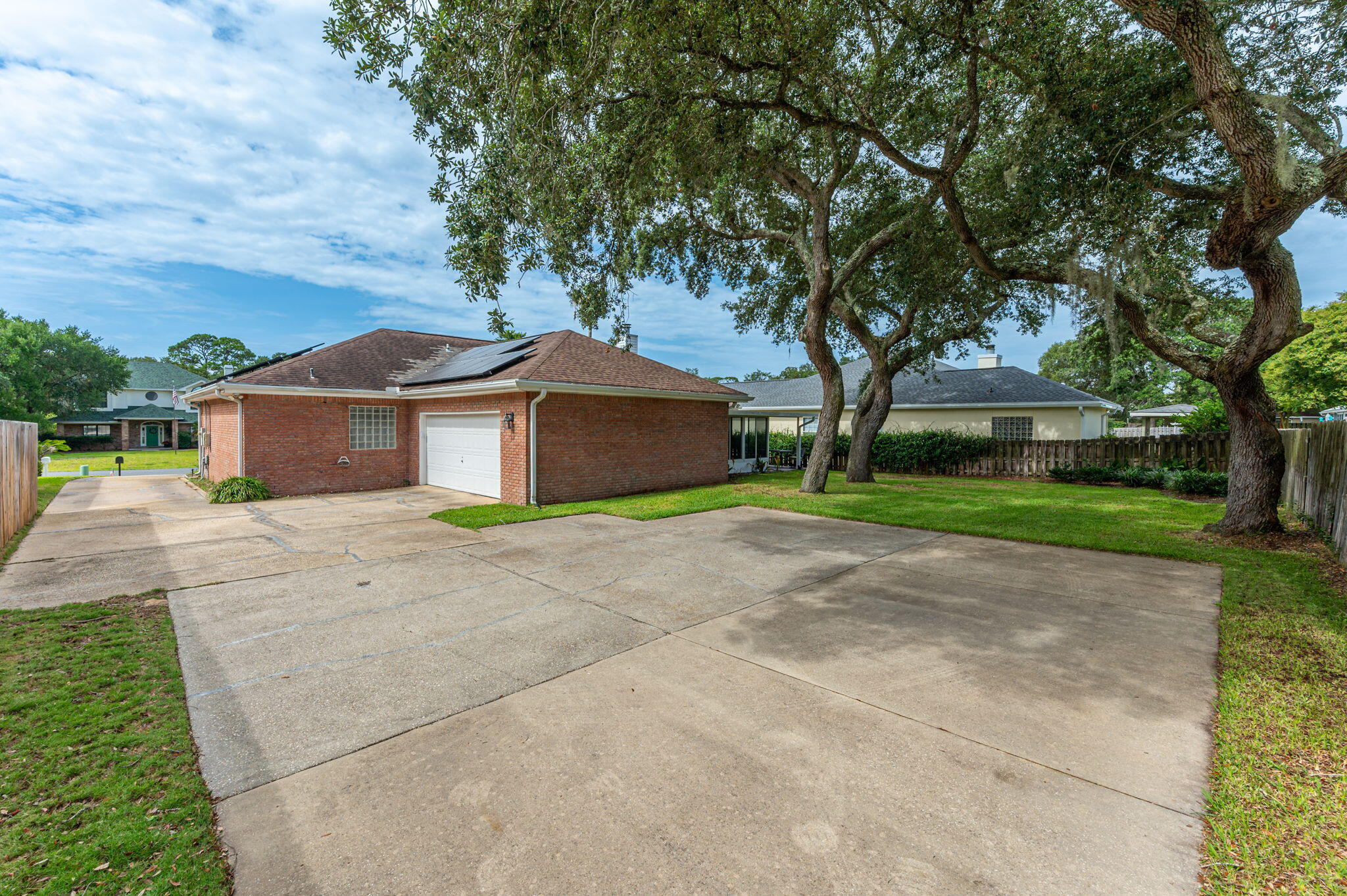 LAKE POINTE - Residential