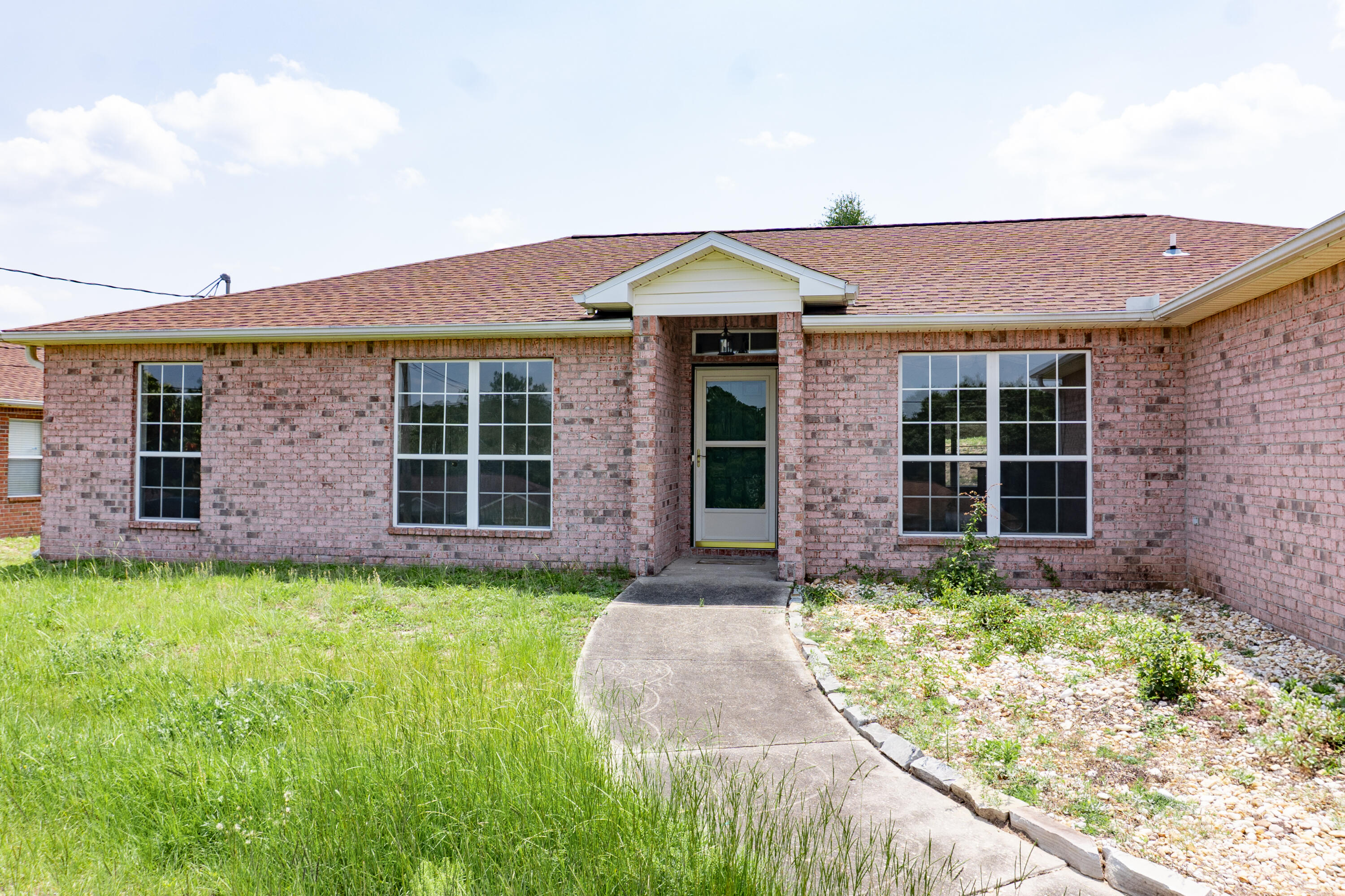 WESTVIEW ESTATES PH 5 - Residential Lease