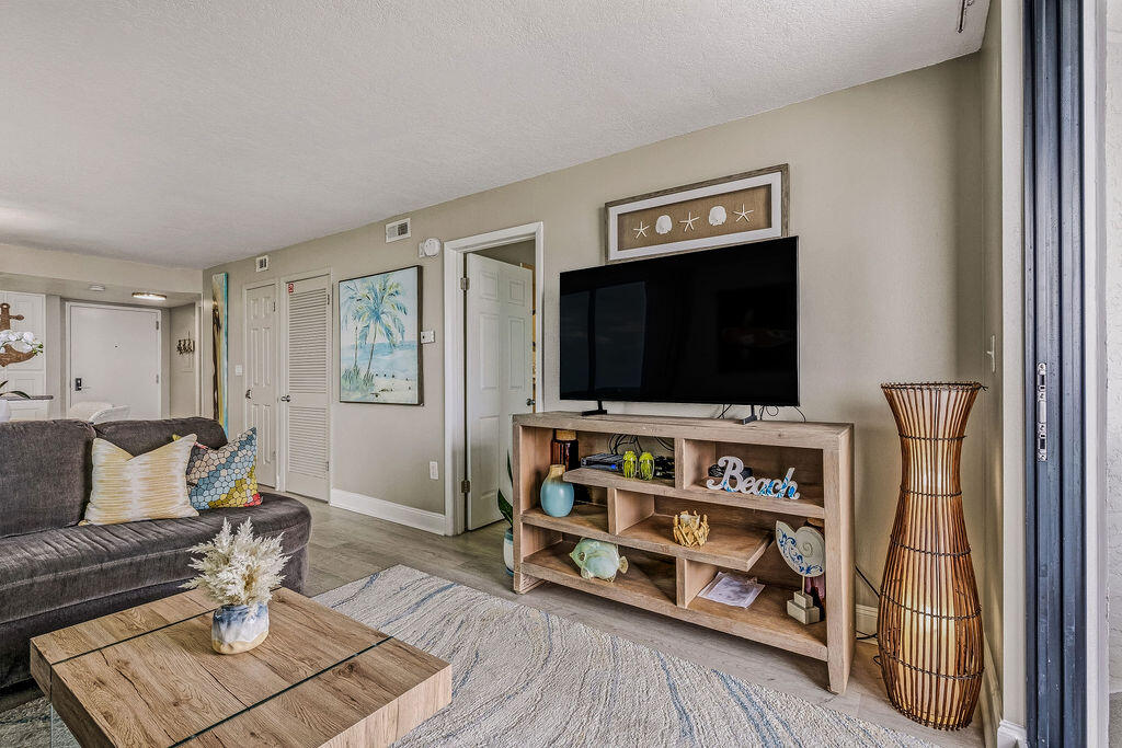 SUNDESTIN INTERNATIONAL CONDO - Residential