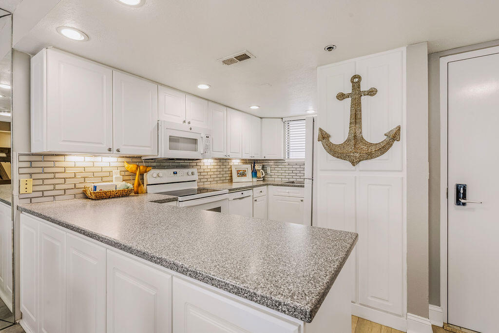 SUNDESTIN INTERNATIONAL CONDO - Residential