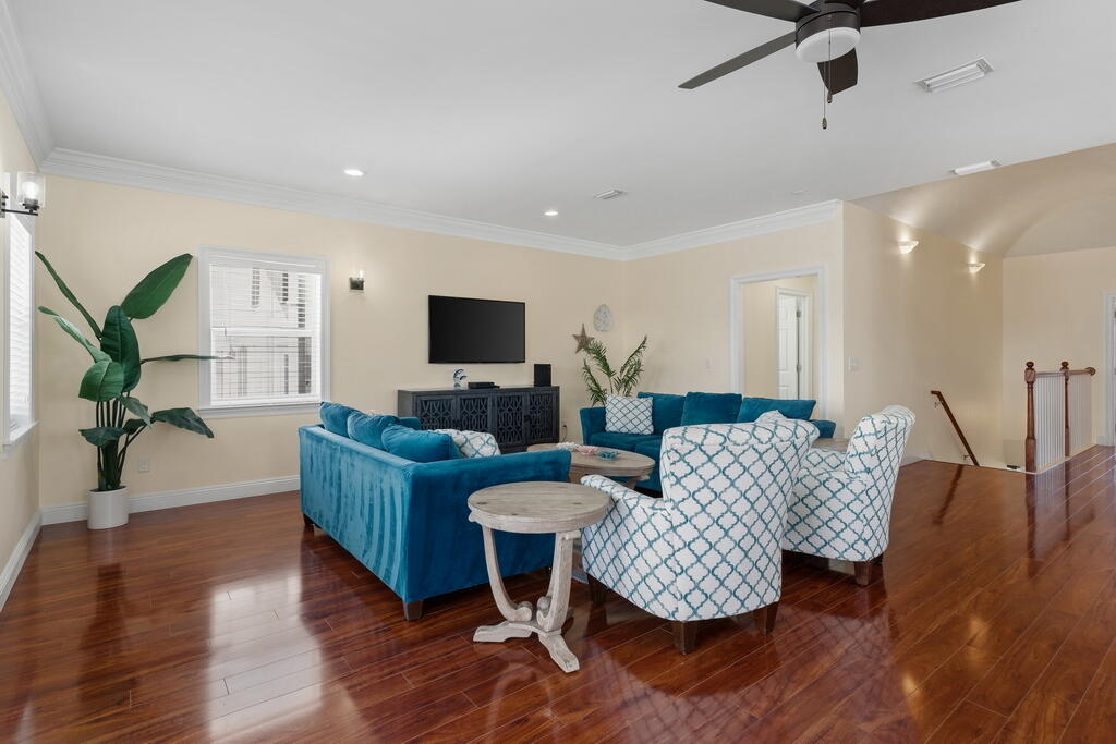 CRYSTAL BEACH - Residential