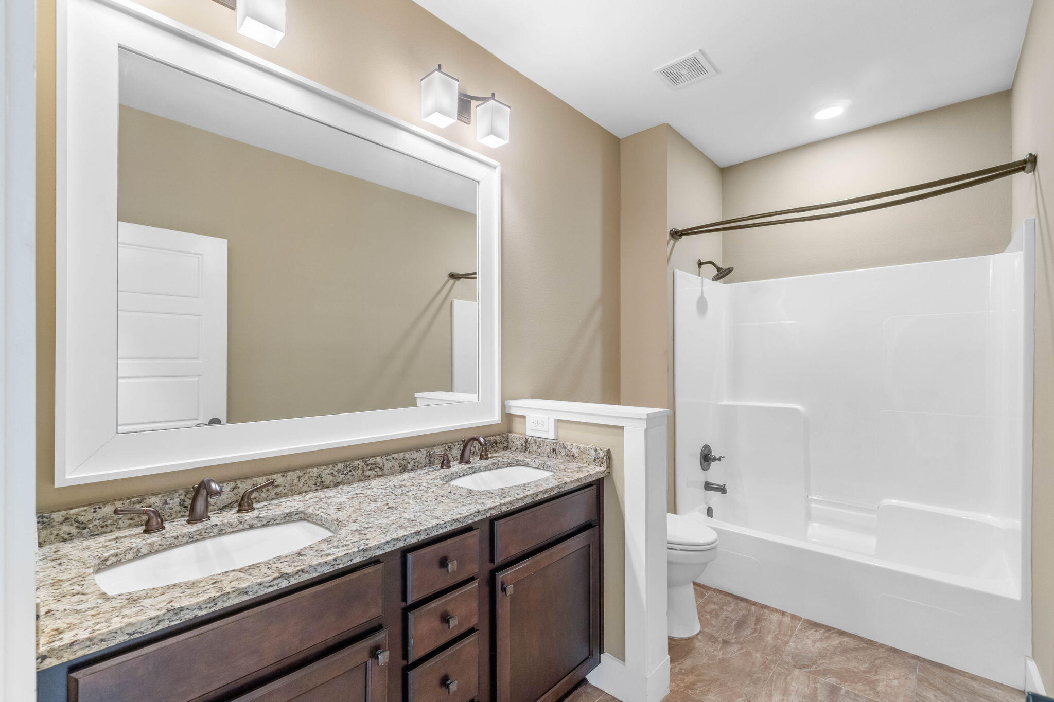 ZARCHARY ESTATES - Residential Lease