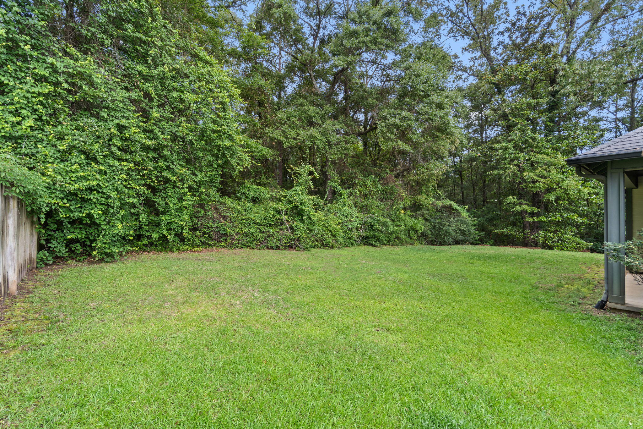 ZARCHARY ESTATES - Residential Lease
