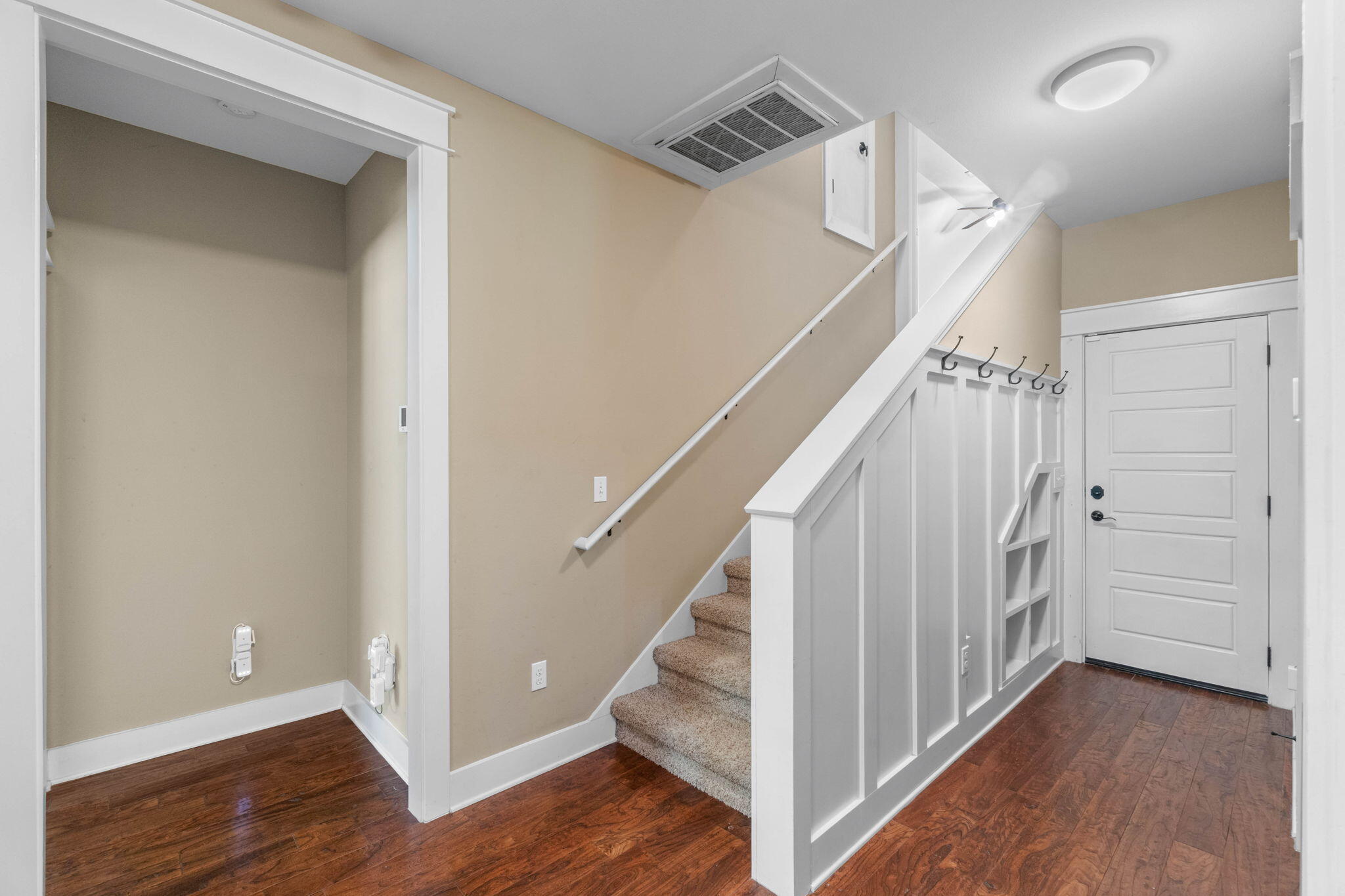ZARCHARY ESTATES - Residential Lease