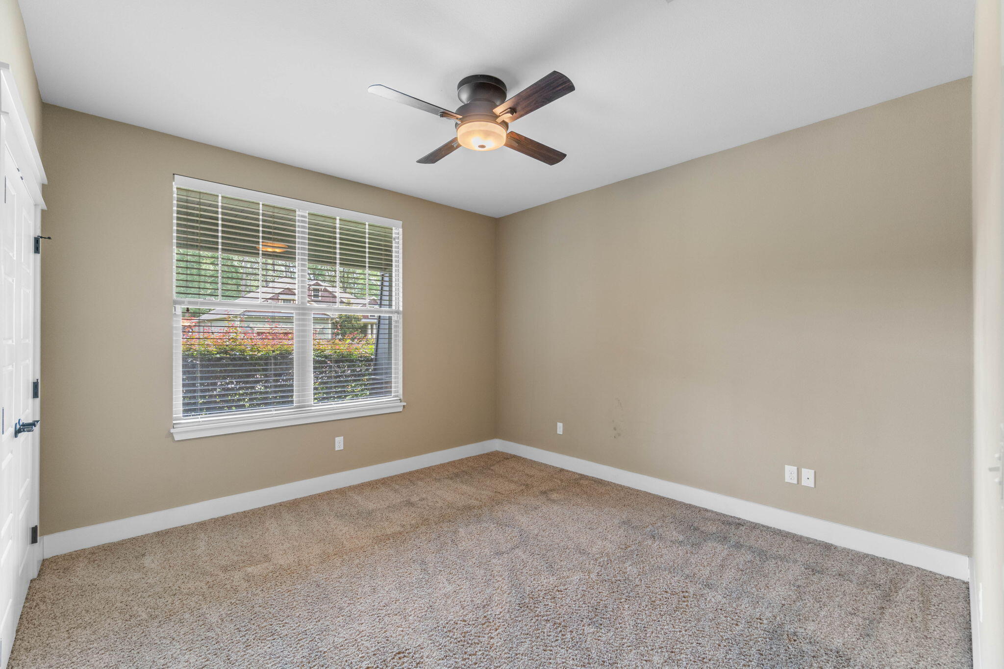 ZARCHARY ESTATES - Residential Lease