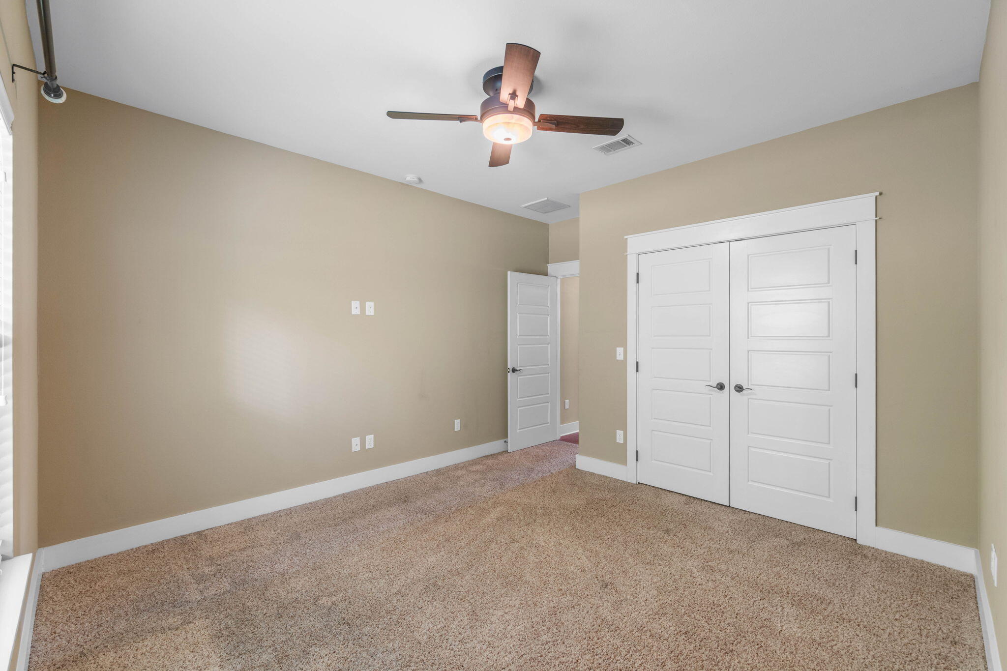ZARCHARY ESTATES - Residential Lease