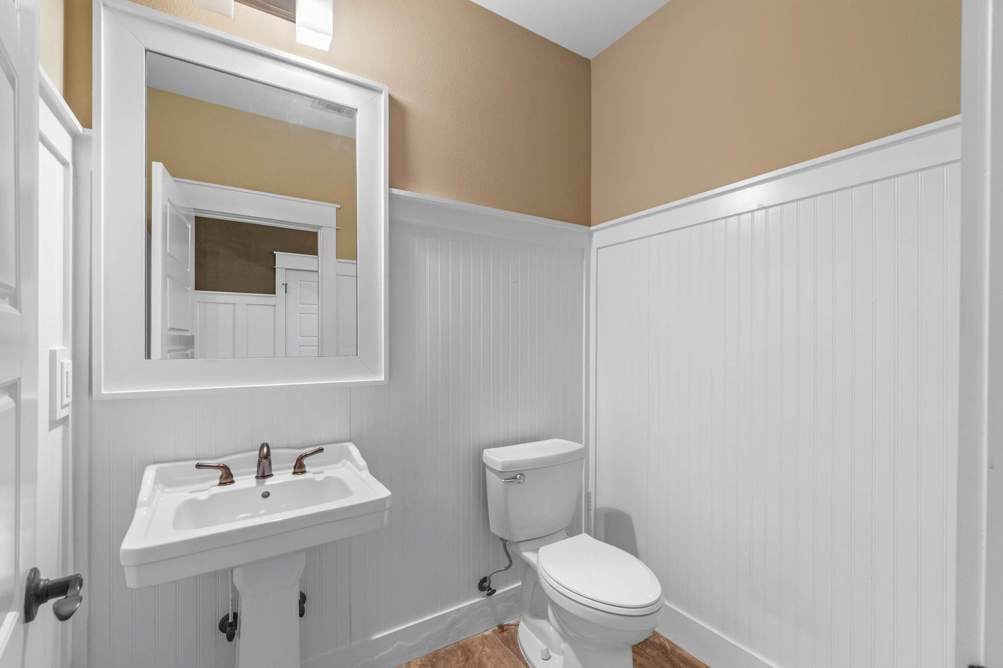 ZARCHARY ESTATES - Residential Lease