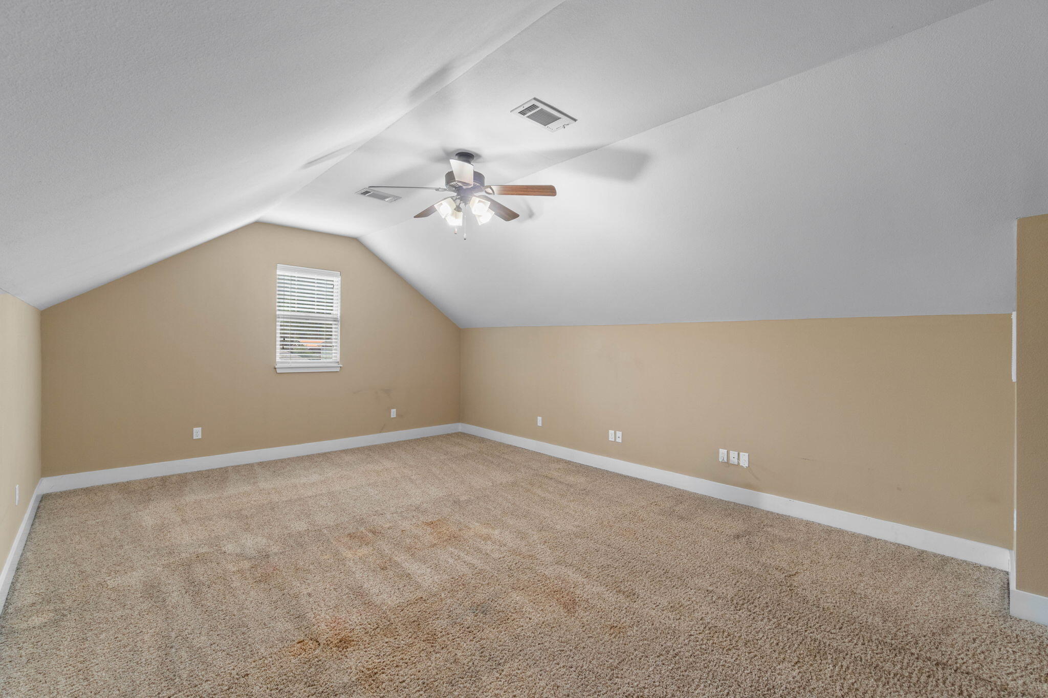 ZARCHARY ESTATES - Residential Lease