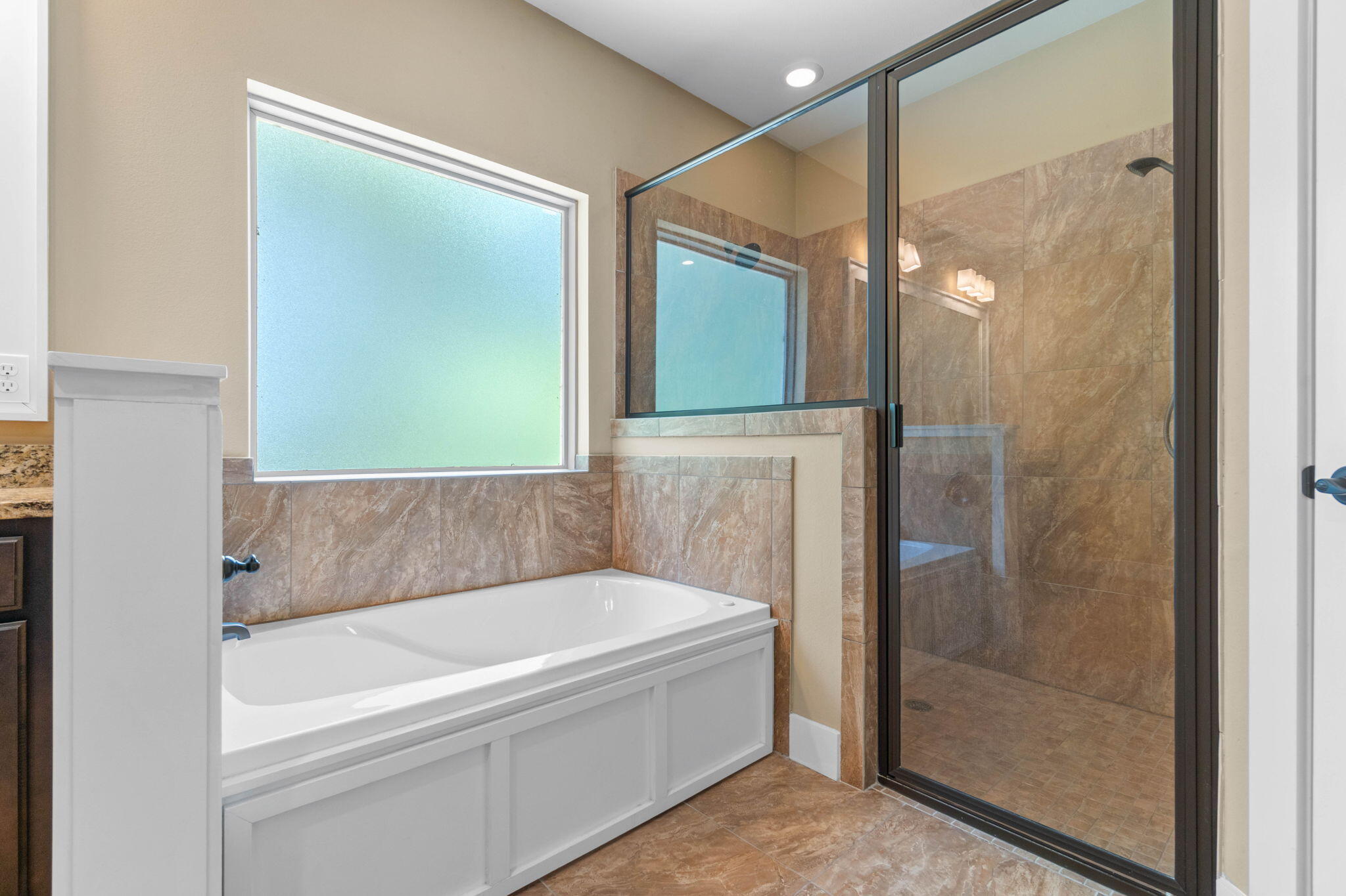 ZARCHARY ESTATES - Residential Lease