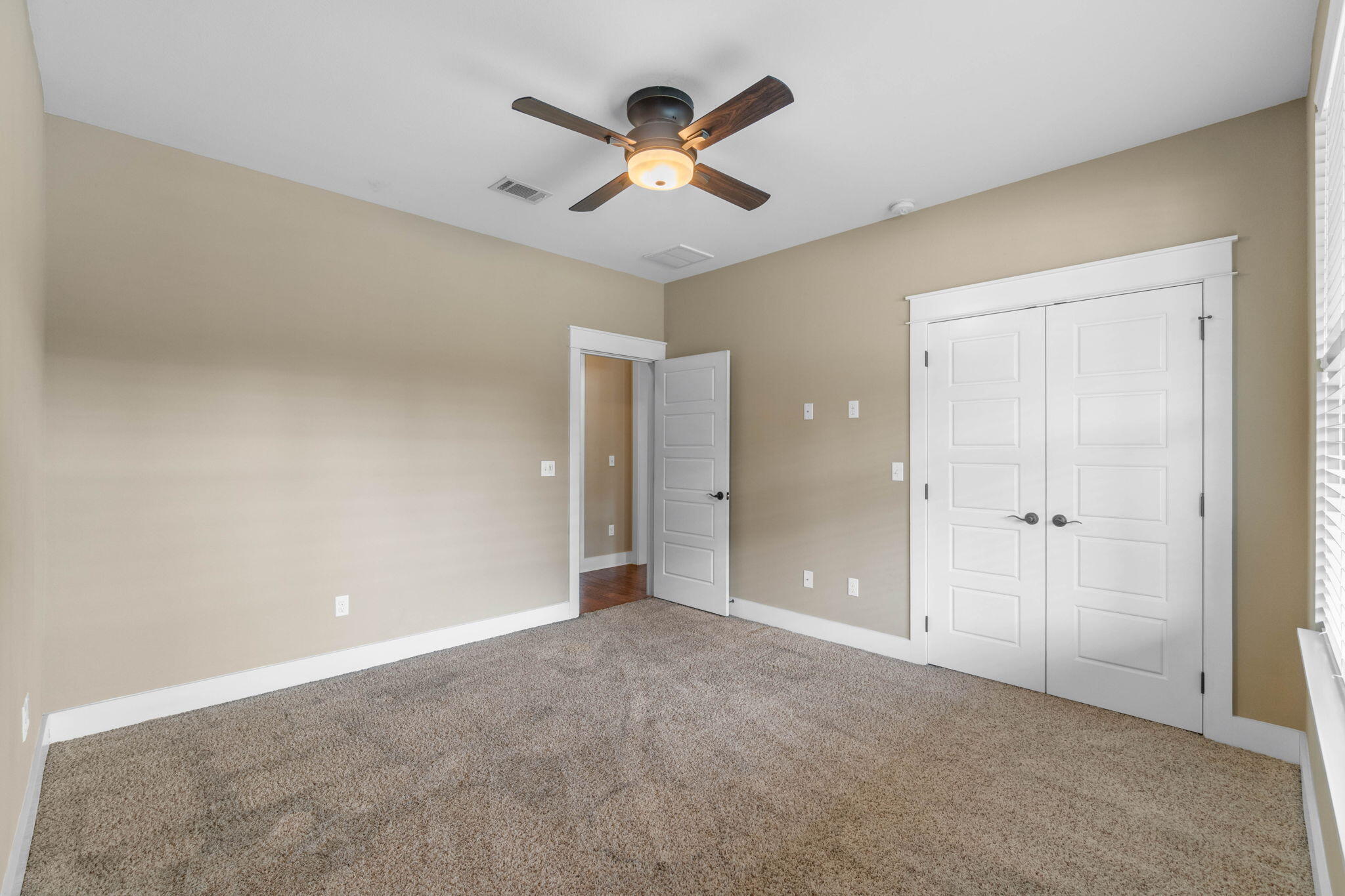 ZARCHARY ESTATES - Residential Lease