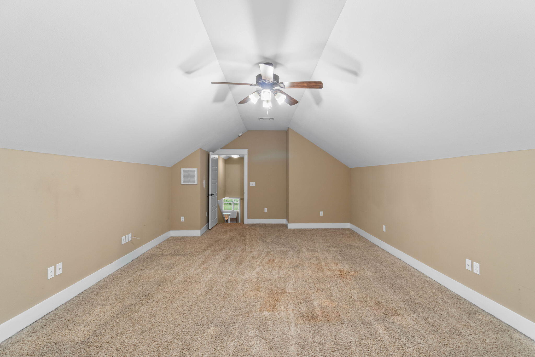 ZARCHARY ESTATES - Residential Lease