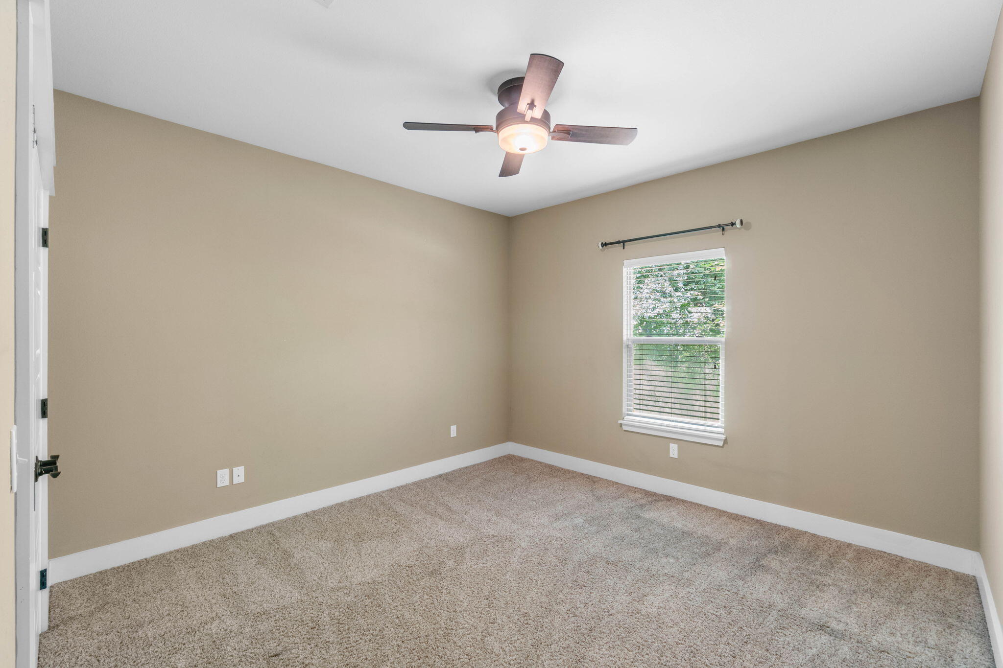 ZARCHARY ESTATES - Residential Lease