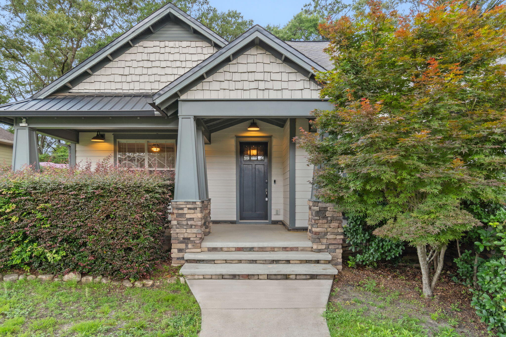 ZARCHARY ESTATES - Residential Lease
