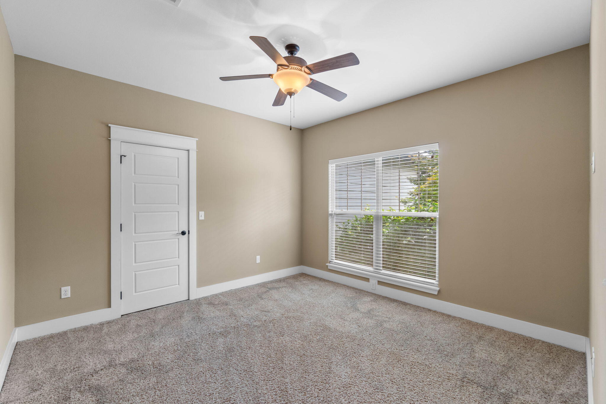 ZARCHARY ESTATES - Residential Lease