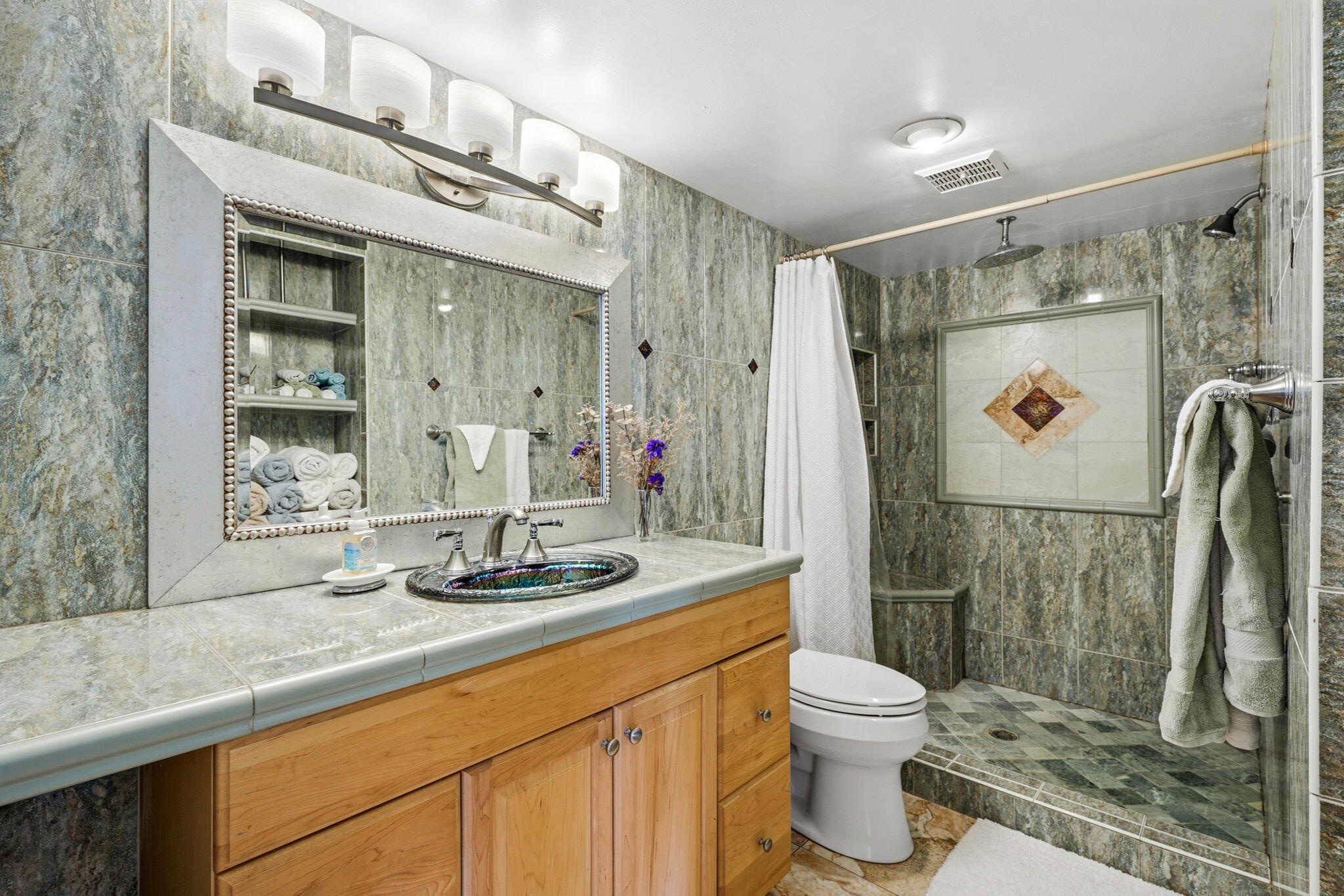 LANDMARK CONDO - Residential