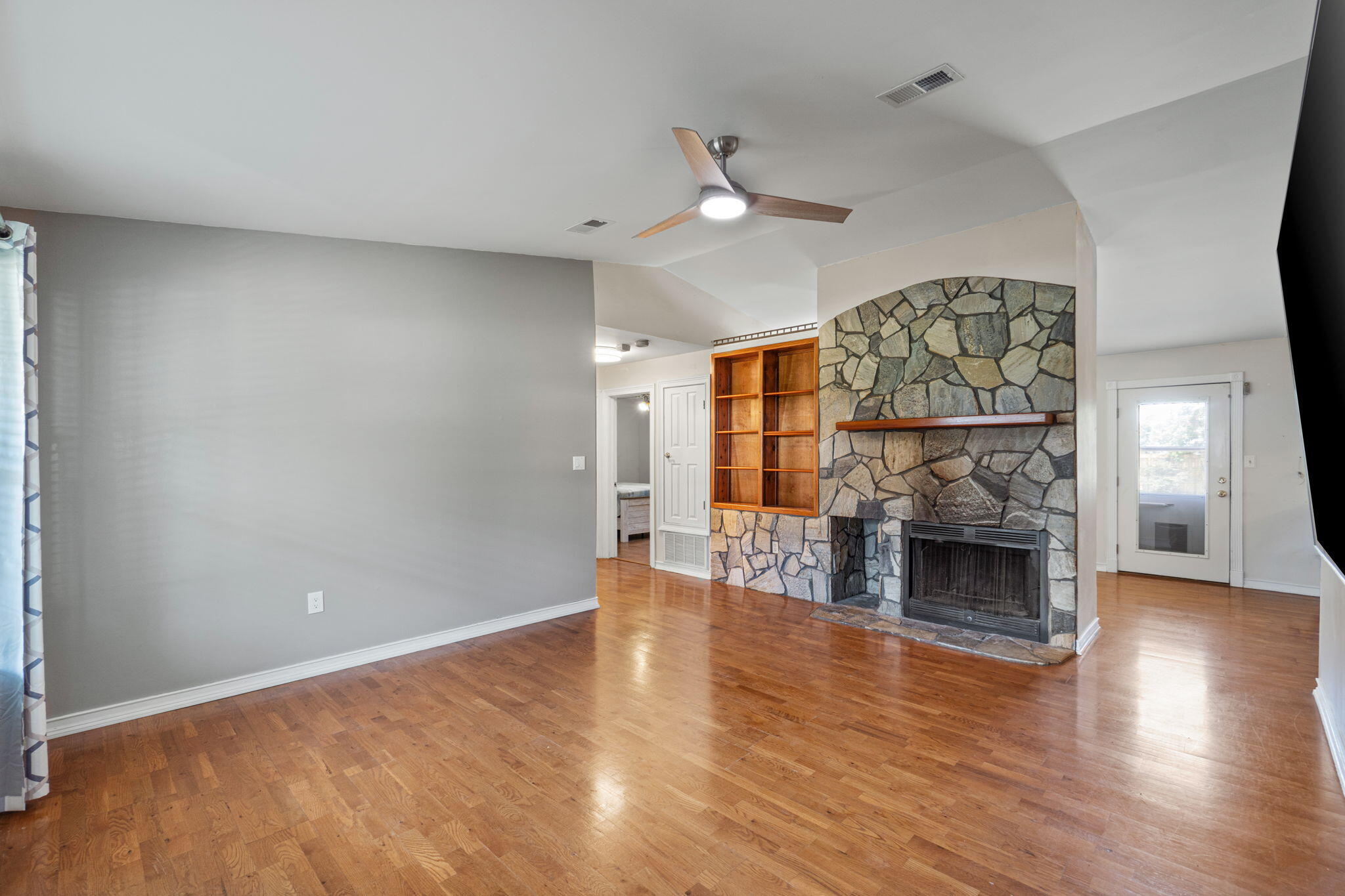 NAVARRE S/D 2ND ADDN - Residential
