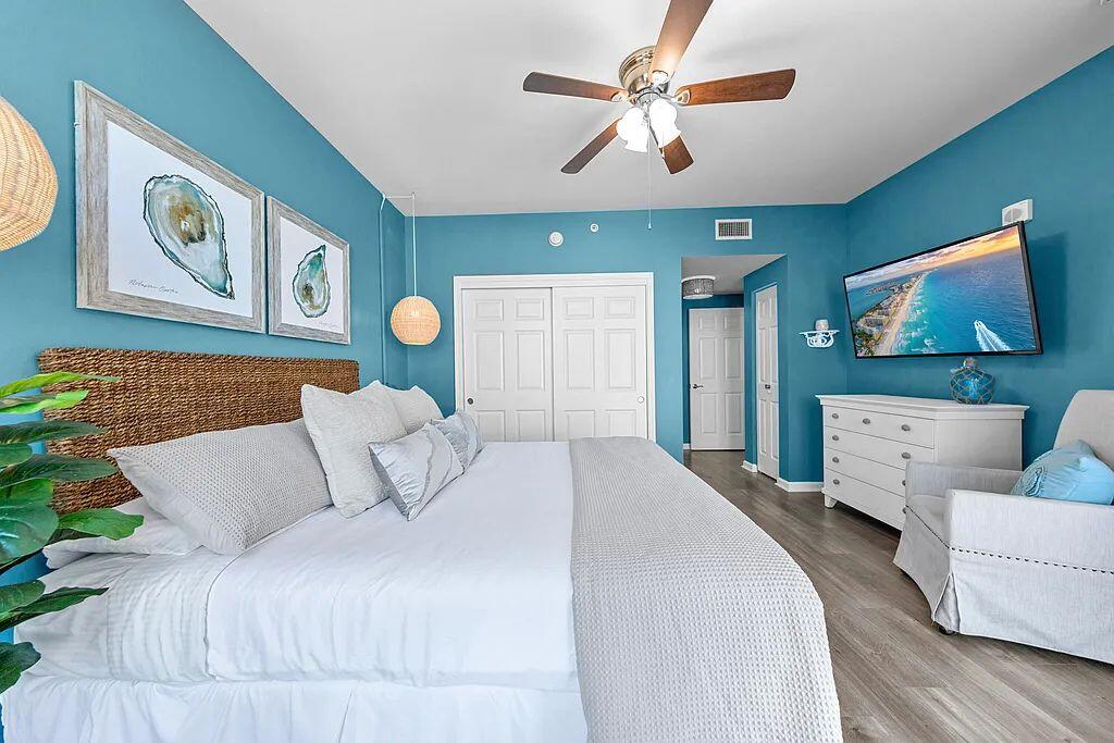 Beautifully renovated 8th-floor condo at The Palms of Destin—fully furnished, turn-key, and ready to continue generating rental income. This 2-bedroom, 2-bath layout has been thoughtfully updated throughout, featuring brand-new kitchen cabinets, countertops, backsplash, and appliances, along with all-new furniture selected for comfort and style. Bathroom includes new tile flooring, updated vanity, and modern lighting for a clean, coastal aesthetic.
The private balcony provides unobstructed views of Henderson Beach State Park and the Gulf of America. The Palms offers an on-site restaurant, coffee bar, and seasonal beach shuttle service. The HOA covers all utilities, including electricity, water, trash, Wi-Fi, and cable—making ownership simple and predictable. Amenities include an 11,000 sq. ft. lagoon pool with waterfalls, a large hot tub set within a lush 2-acre oasis, a children's pool and splash pad, a state-of-the-art fitness center, outdoor pickleball, tennis, and basketball courts, an outdoor grilling area, and more. With its prime location, upscale upgrades, and strong rental history, this condo is an exceptional investment and a great beach retreat.