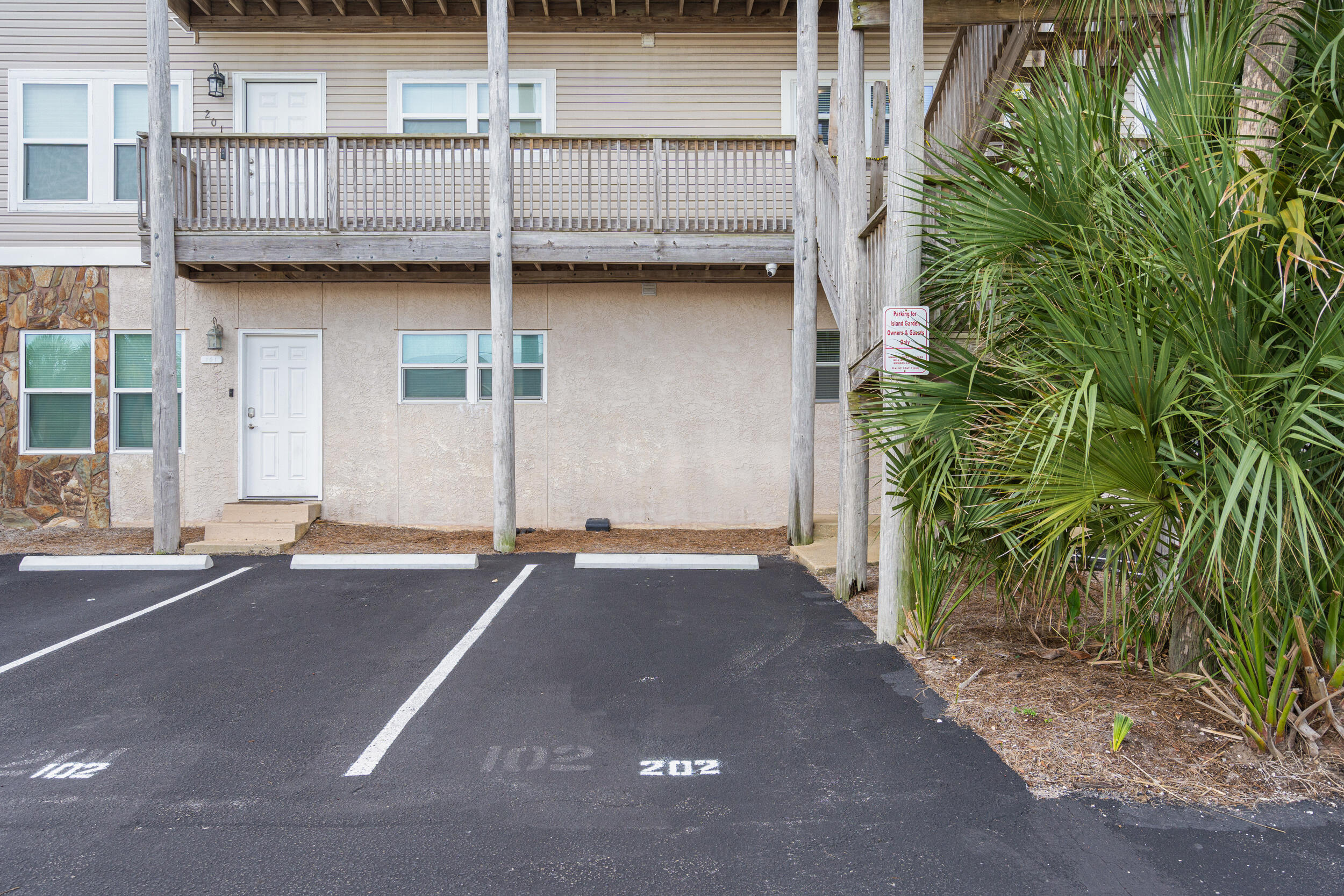 ISLAND GARDENS CONDO - Residential