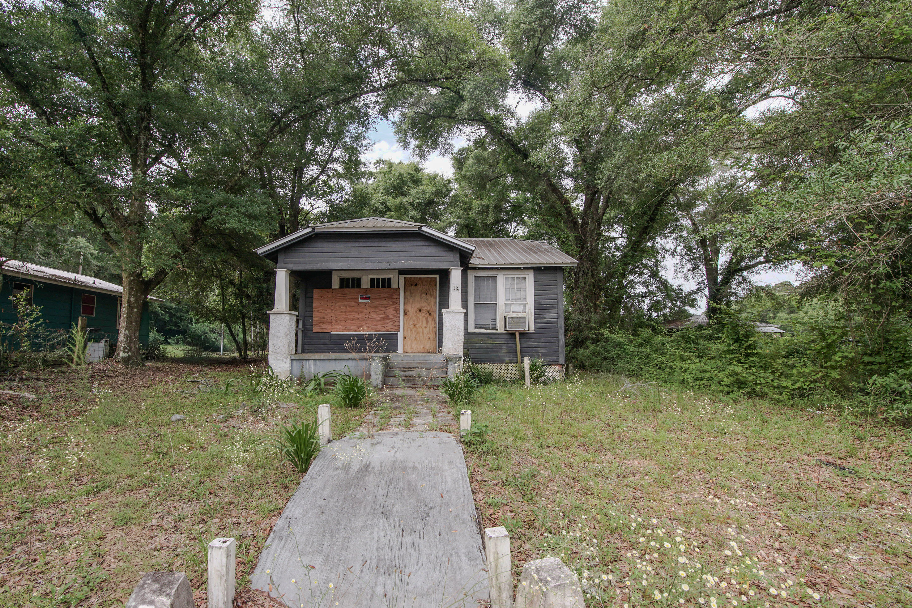 TOWN OF DEFUNIAK SPRINGS - Land