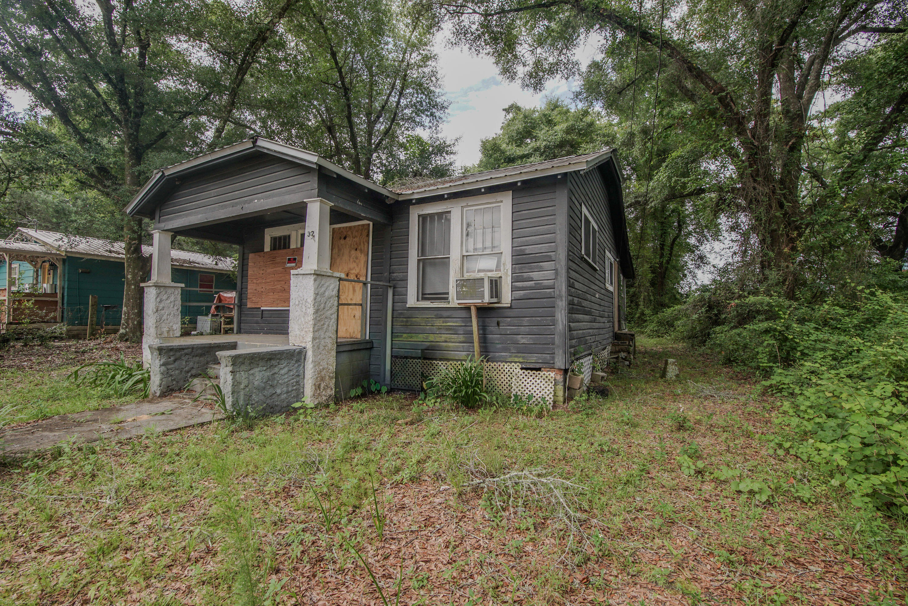 TOWN OF DEFUNIAK SPRINGS - Land