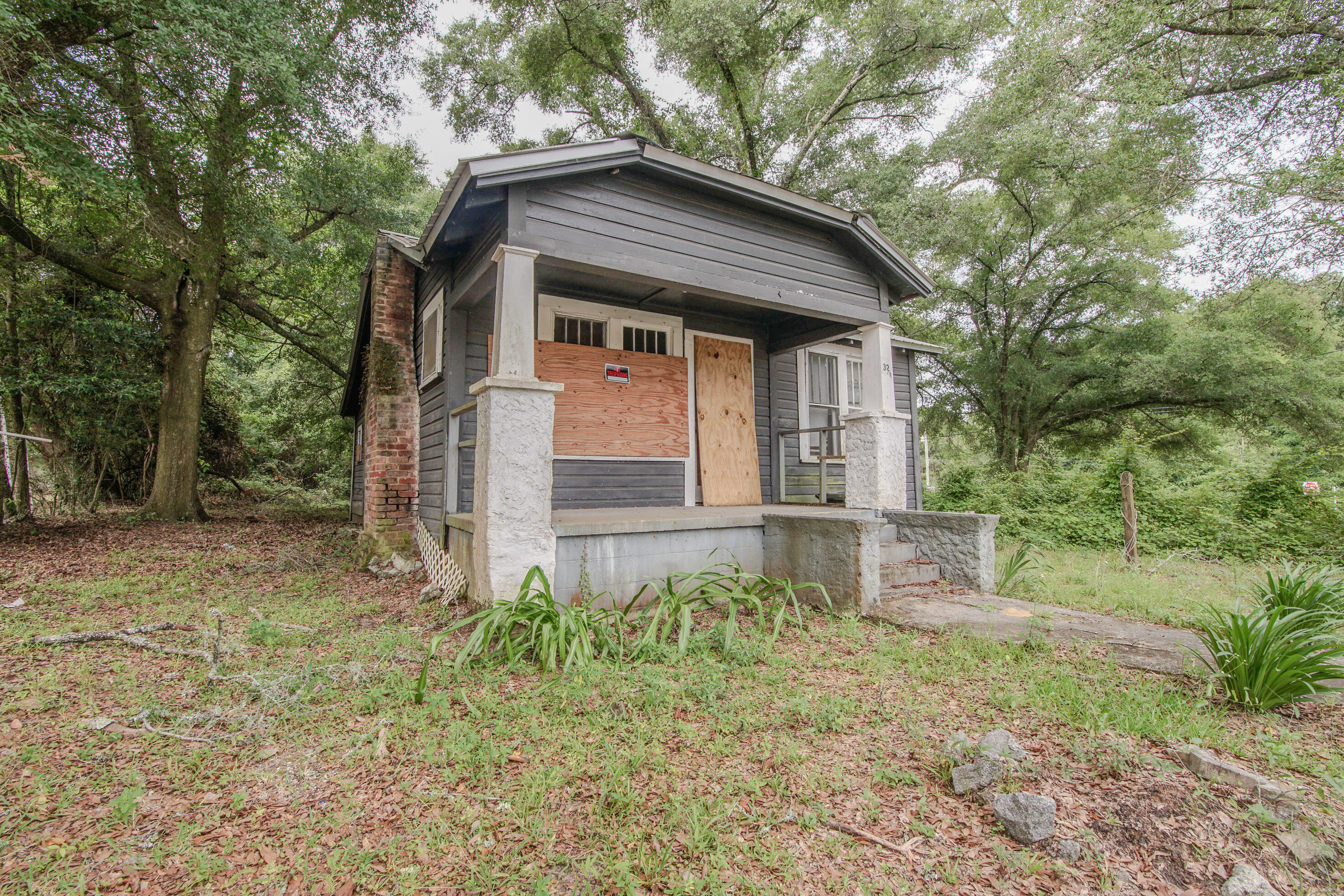 TOWN OF DEFUNIAK SPRINGS - Land