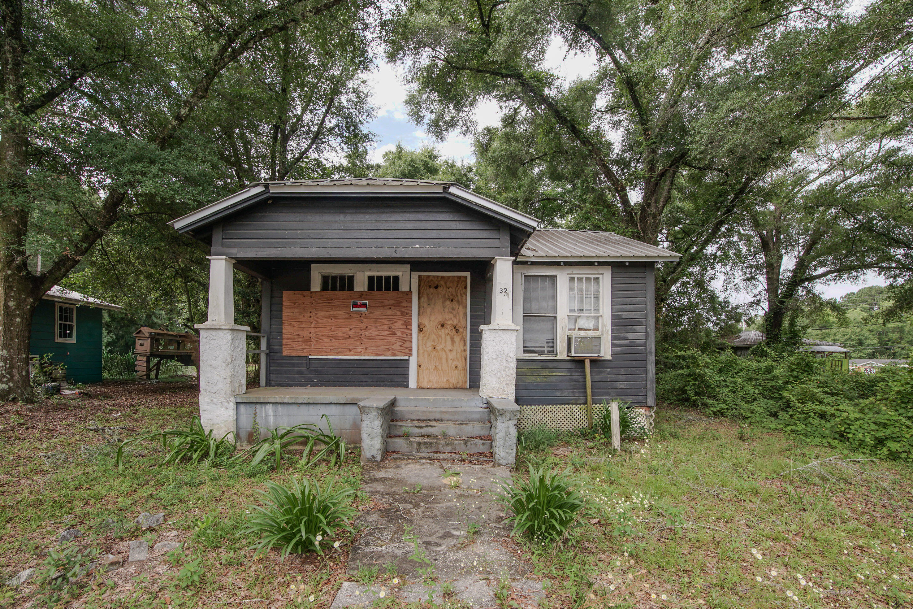 TOWN OF DEFUNIAK SPRINGS - Land