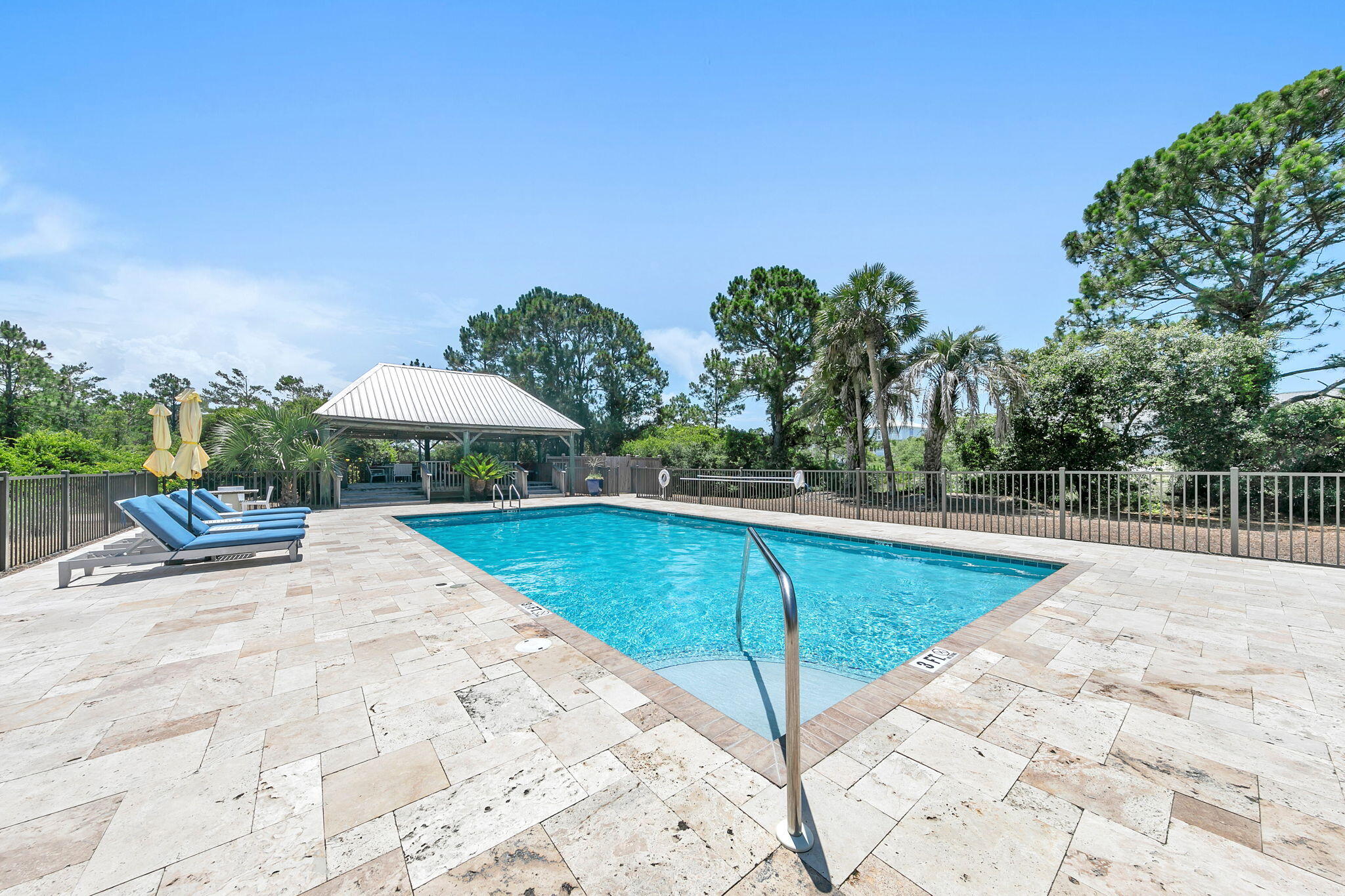 BEACHFRONT 2 PH 1 - Residential