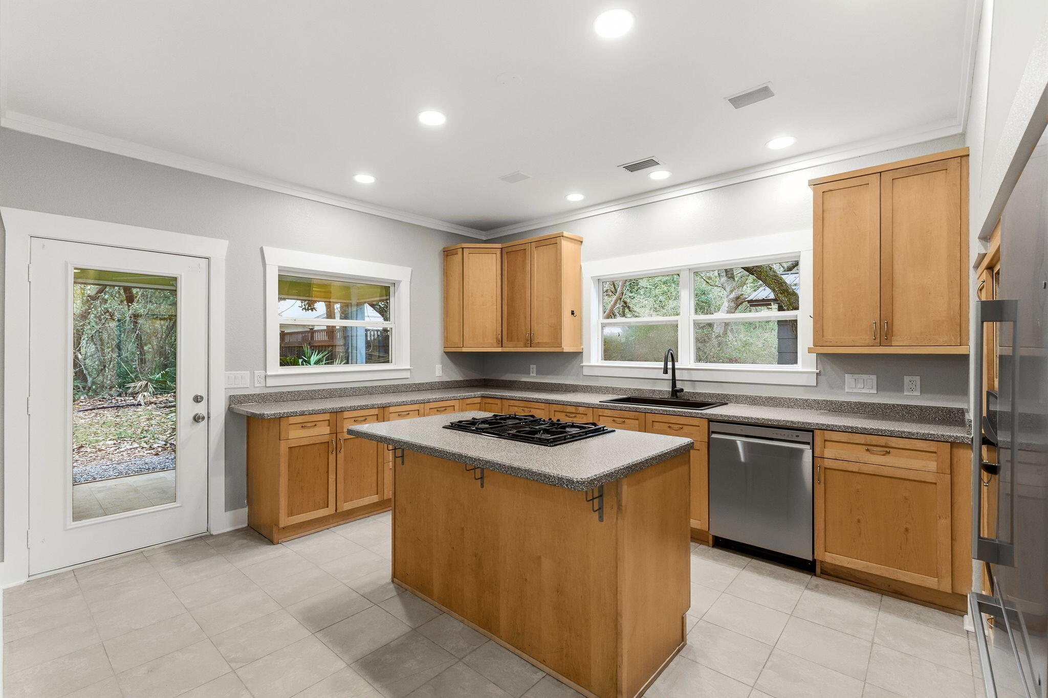 BAY MAGNOLIA - Residential Lease