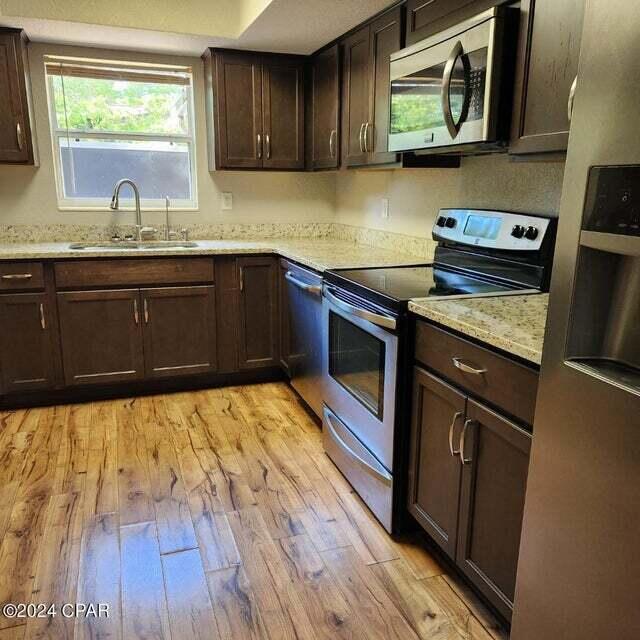 OAK TREE PARK - Residential