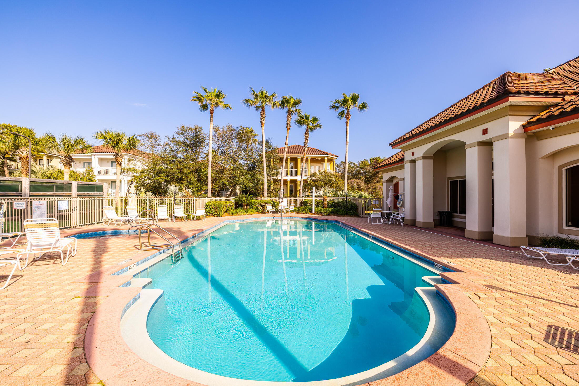 LA VALENCIA BEACH RESORT - Residential