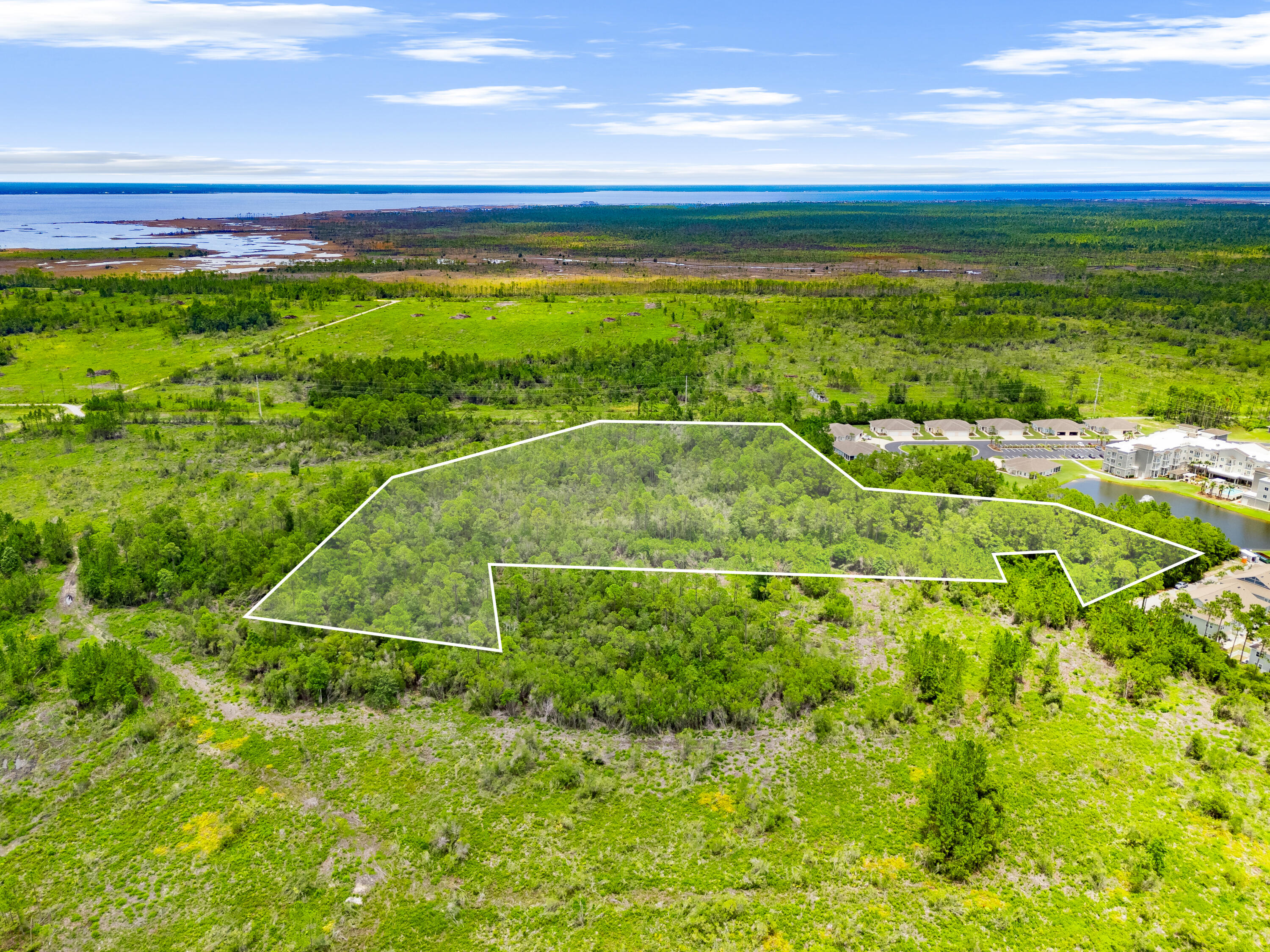 NO RECORDED SUBDIVISION - Land