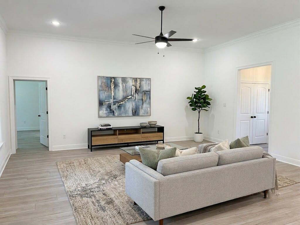 YOUNG OAKS - Residential