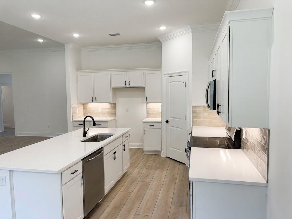 YOUNG OAKS - Residential