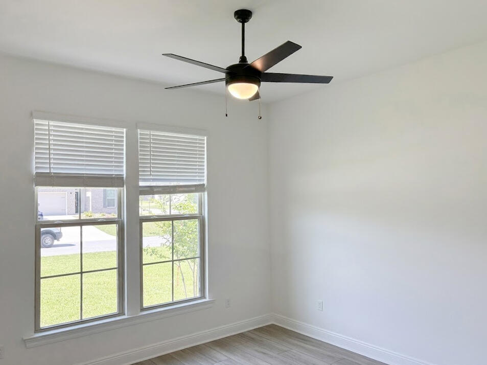 YOUNG OAKS - Residential