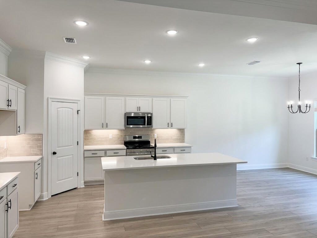 YOUNG OAKS - Residential