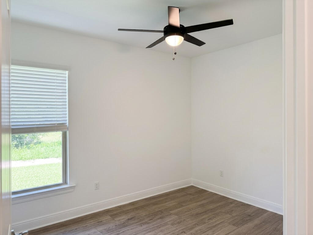 YOUNG OAKS - Residential