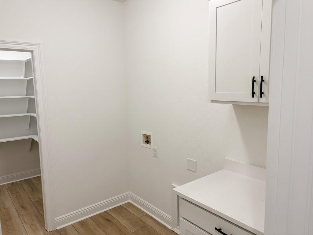 YOUNG OAKS - Residential