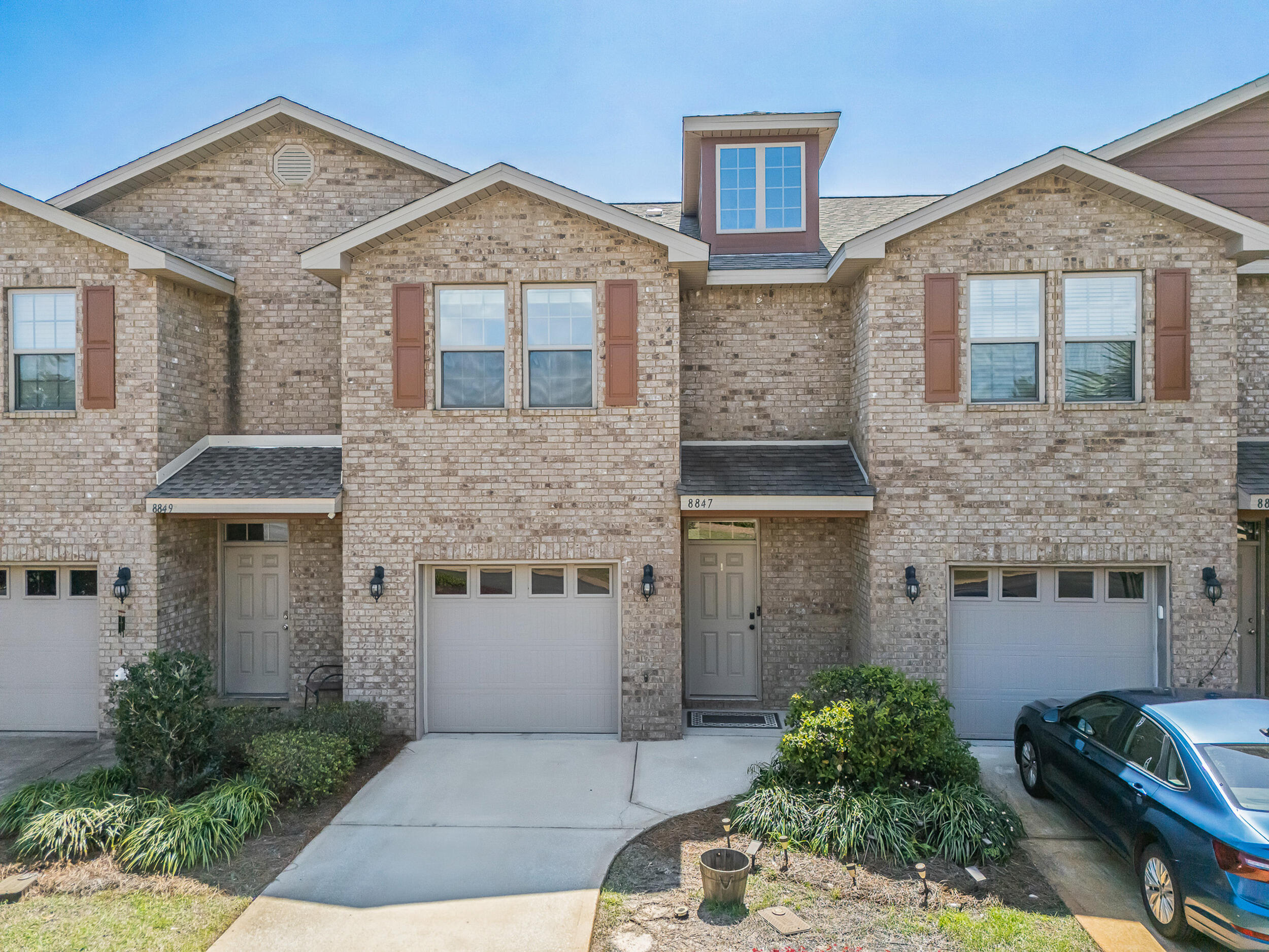 RESERVE POINTE - Residential