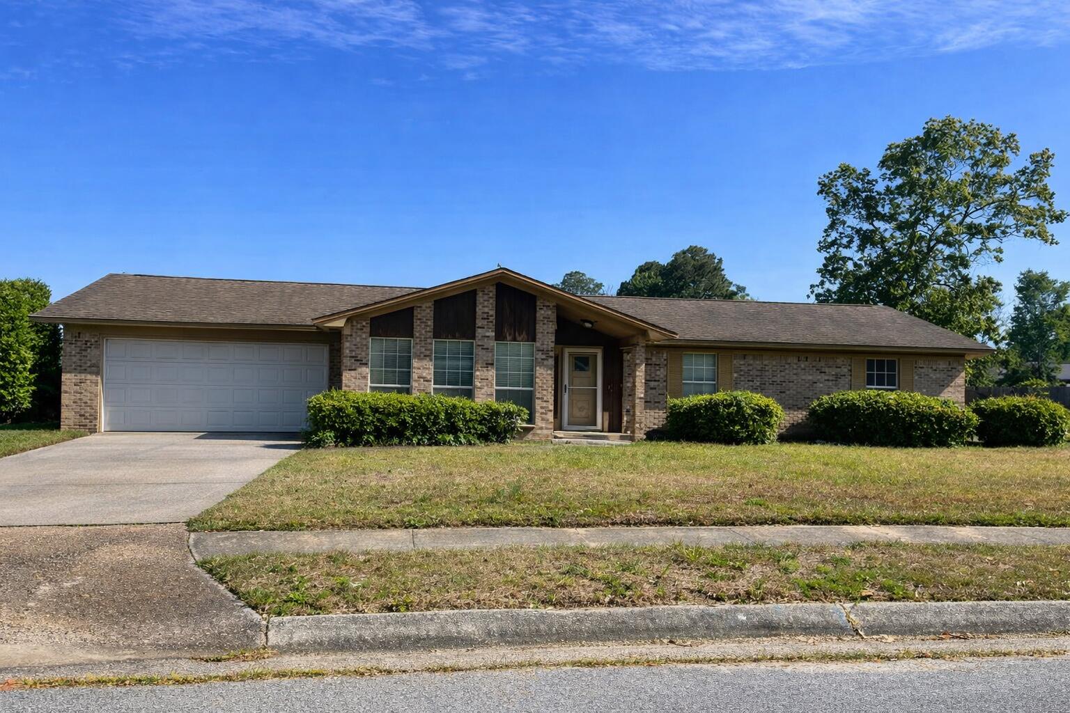 3 bedroom, 2 bath Corner Lot 0.27 Acres home with 1,521 SF in Fort Walton Beach. Priced at $259,900 to sell fast! SOLD AS IS, Investor Opportunity before Rehab starts.. Roof 2005, AC 2008, Water Heater 15 yrs.  4Pt Available.